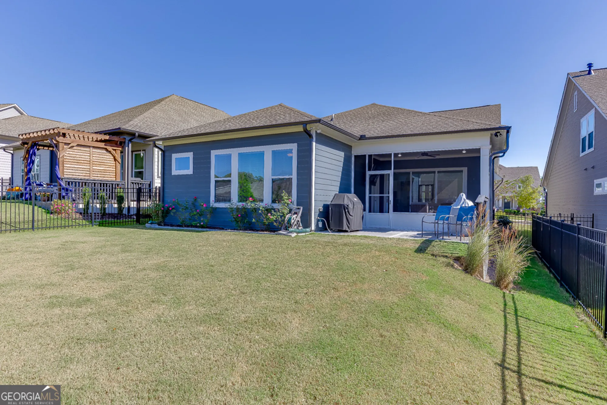 Property Slideshow image 37 of 56 | 6968 river rock dr, Flowery Branch, GA, 30542