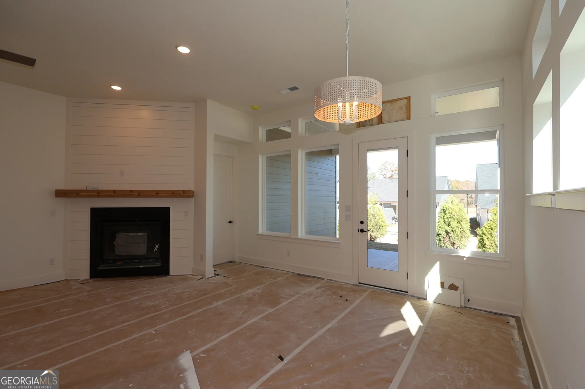 Property Slideshow image 5 of 10 | 1041 pine bark ln, Canton, GA, 30114