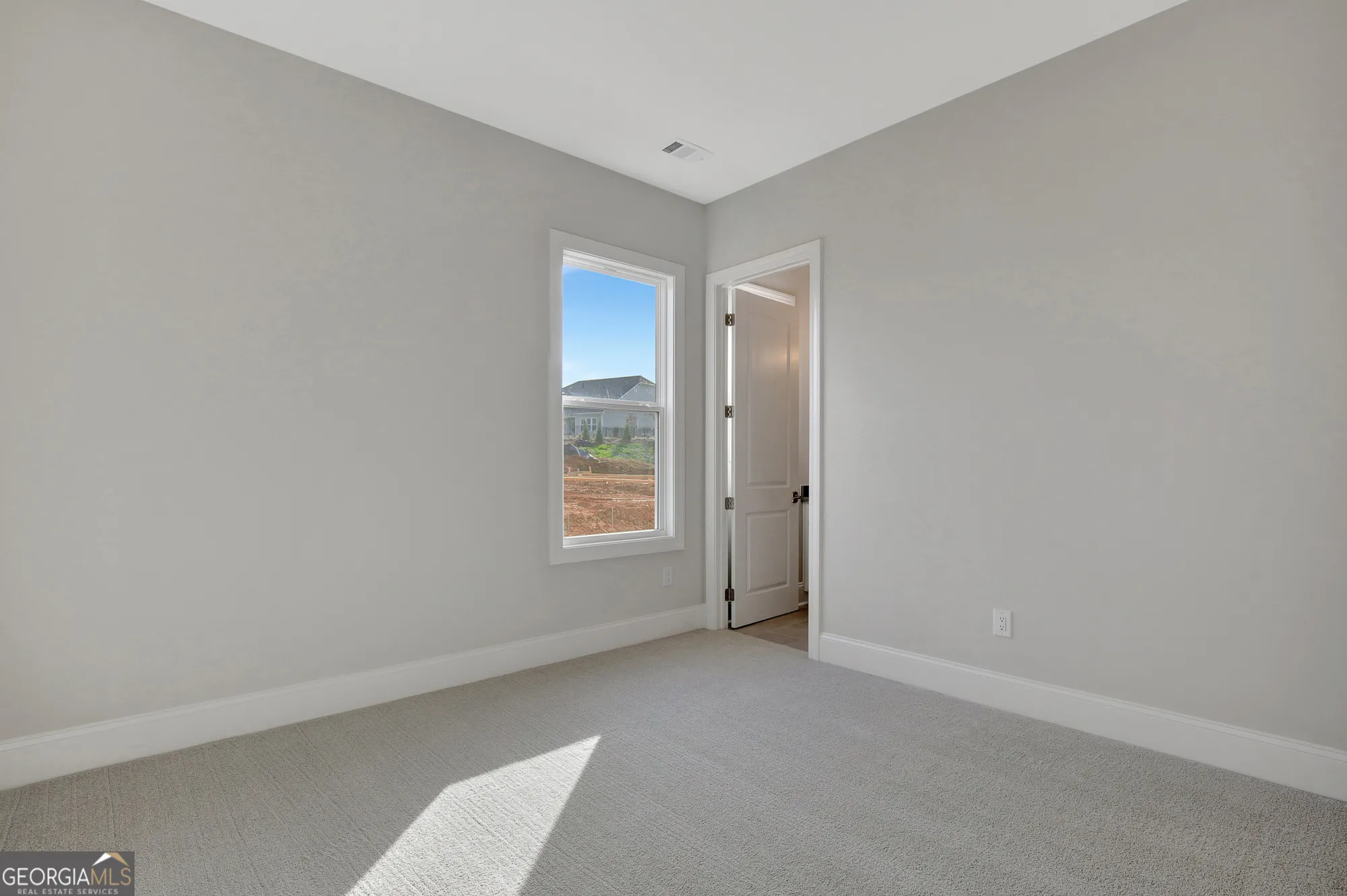 Property Slideshow image 44 of 77 | 173 club cresswind dr, Newnan, GA, 30263