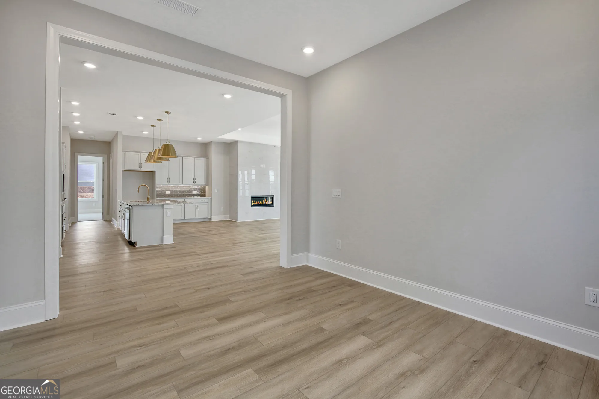 Property Slideshow image 42 of 77 | 173 club cresswind dr, Newnan, GA, 30263