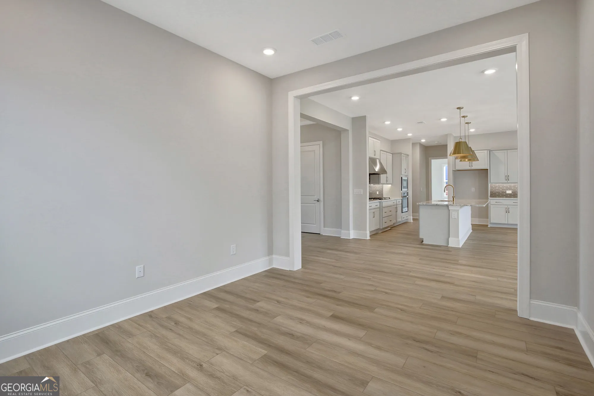 Property Slideshow image 43 of 77 | 173 club cresswind dr, Newnan, GA, 30263