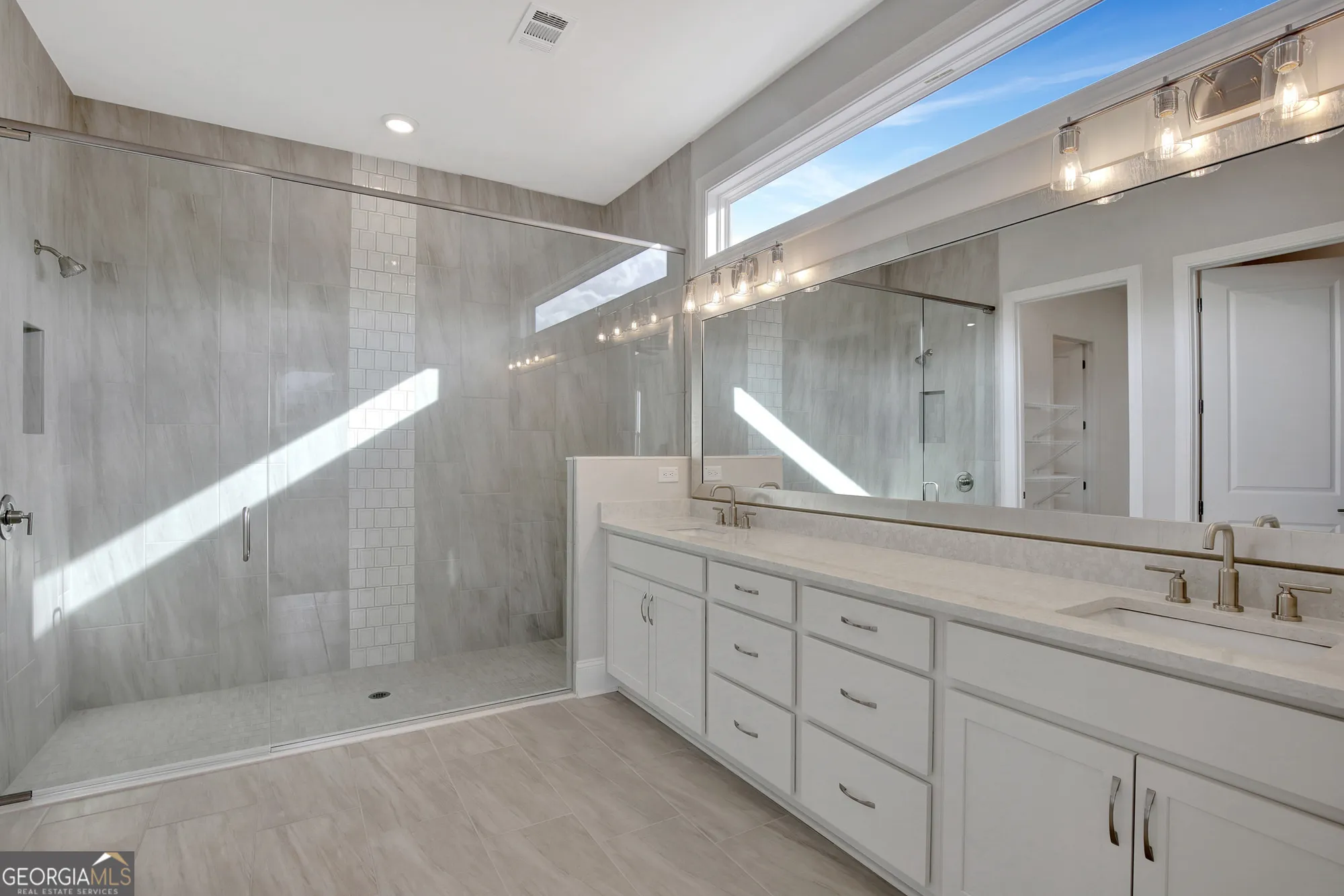 Property Slideshow image 20 of 77 | 173 club cresswind dr, Newnan, GA, 30263