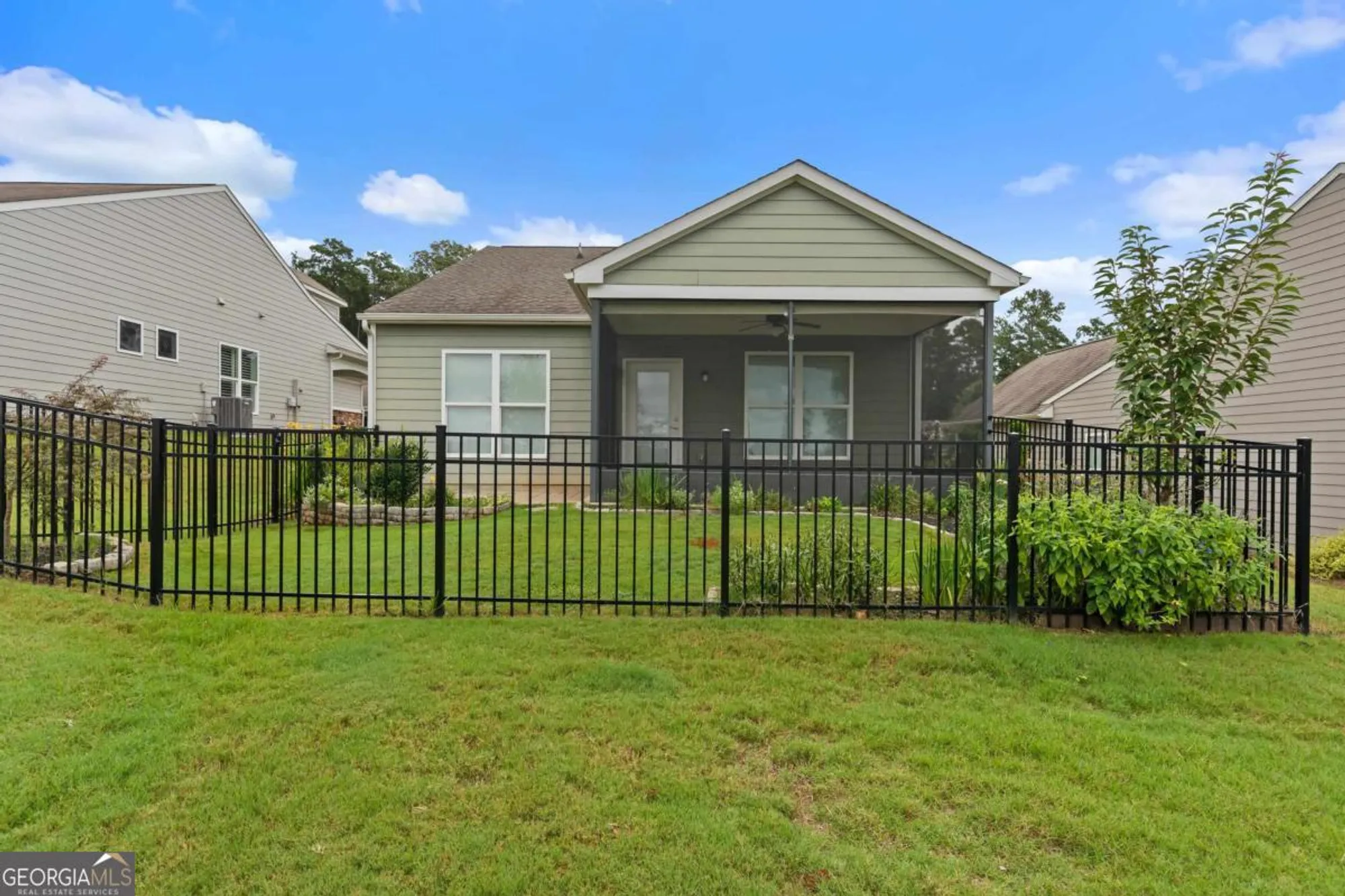 Property Slideshow image 5 of 51 | 1241 branch creek way, Greensboro, GA, 30642