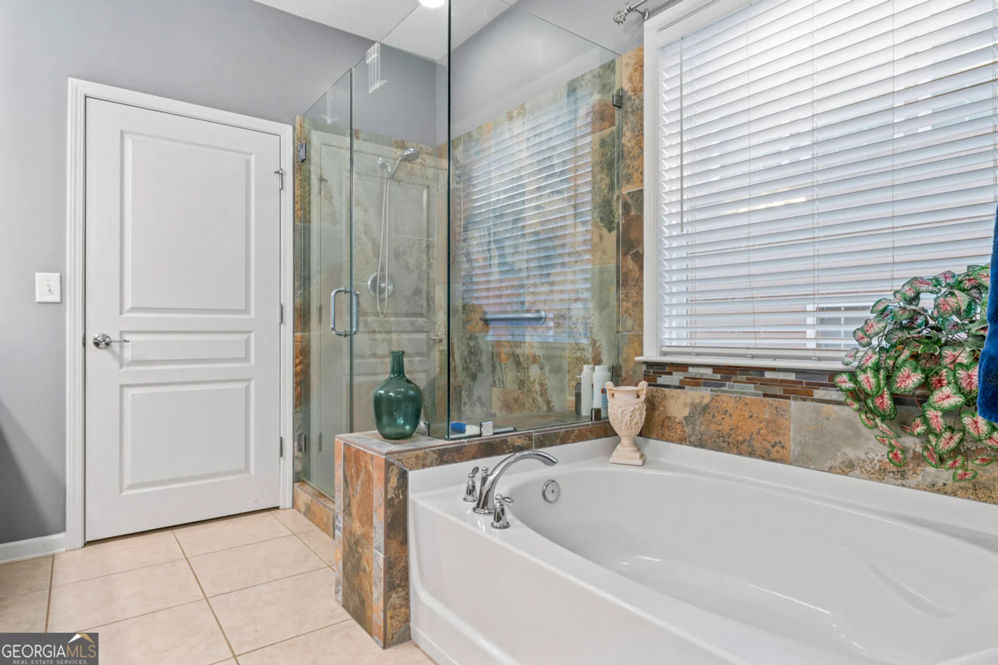 Property Slideshow image 24 of 42 | 811 dusky sap ct, Griffin, GA, 30223