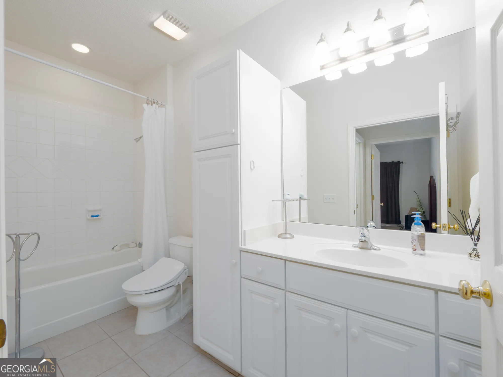 Property Slideshow image 19 of 31 | 204 peppertree crossing ave # 204, Brunswick, GA, 31525