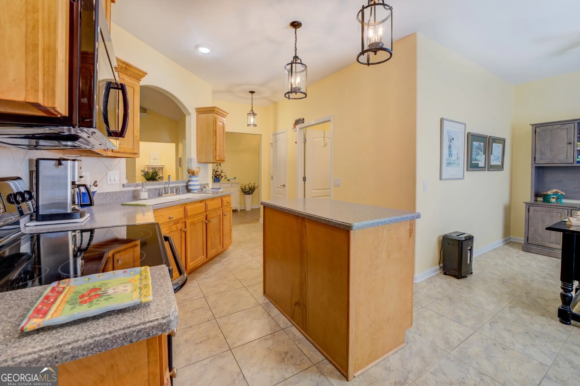 Property Slideshow image 12 of 42 | 310 crossroads dr, Social Circle, GA, 30025