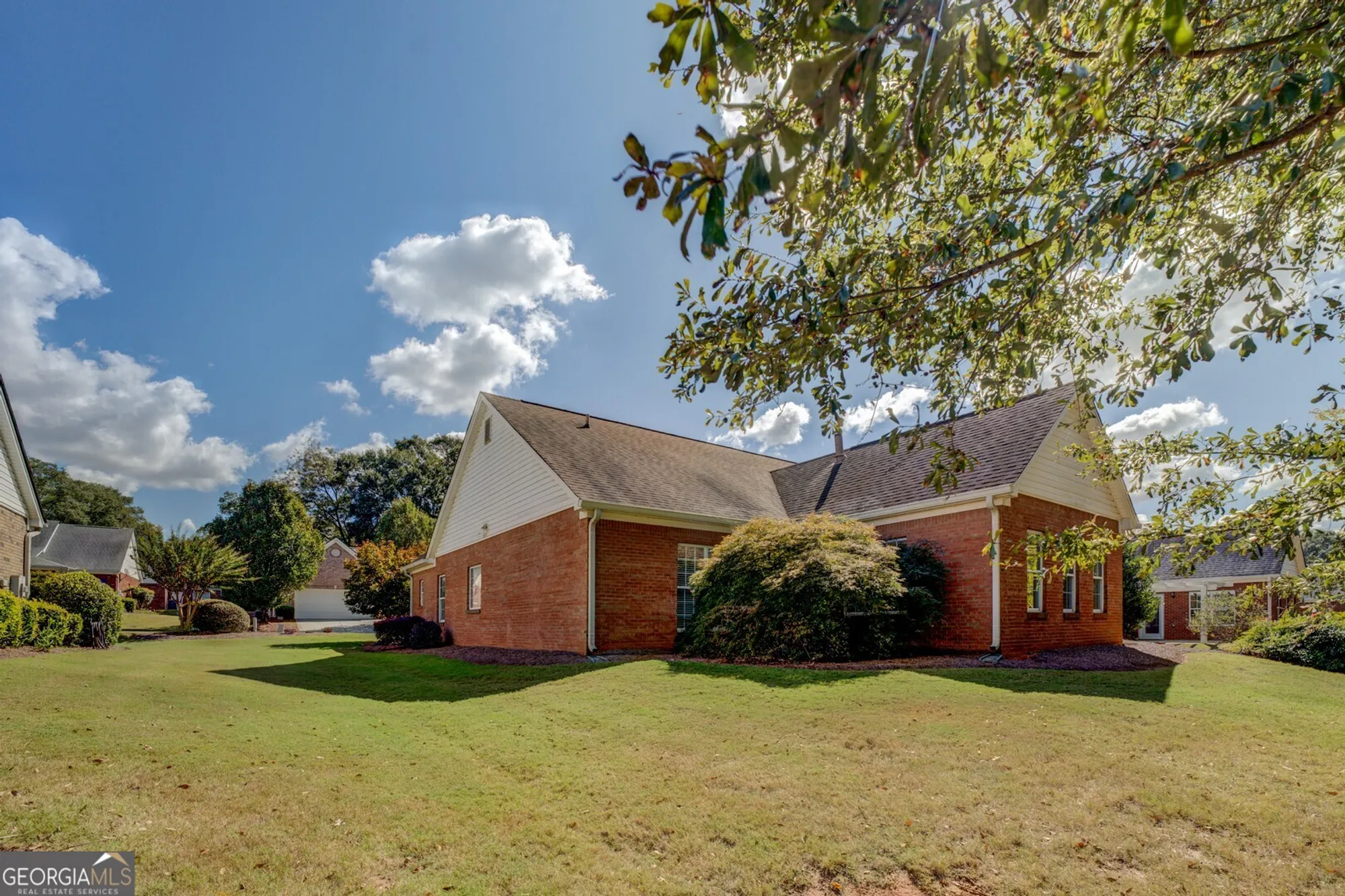Property Slideshow image 38 of 42 | 310 crossroads dr, Social Circle, GA, 30025