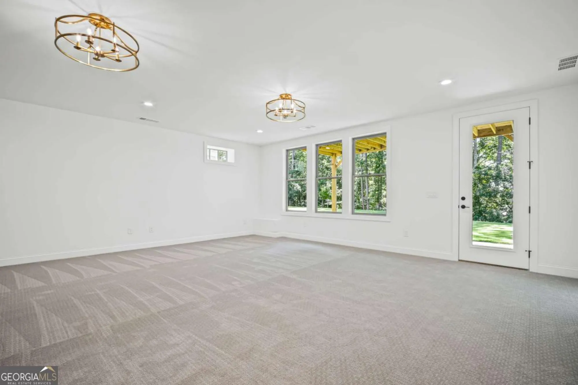 Property Slideshow image 10 of 15 | 866 lakemont dr, Canton, GA, 30114