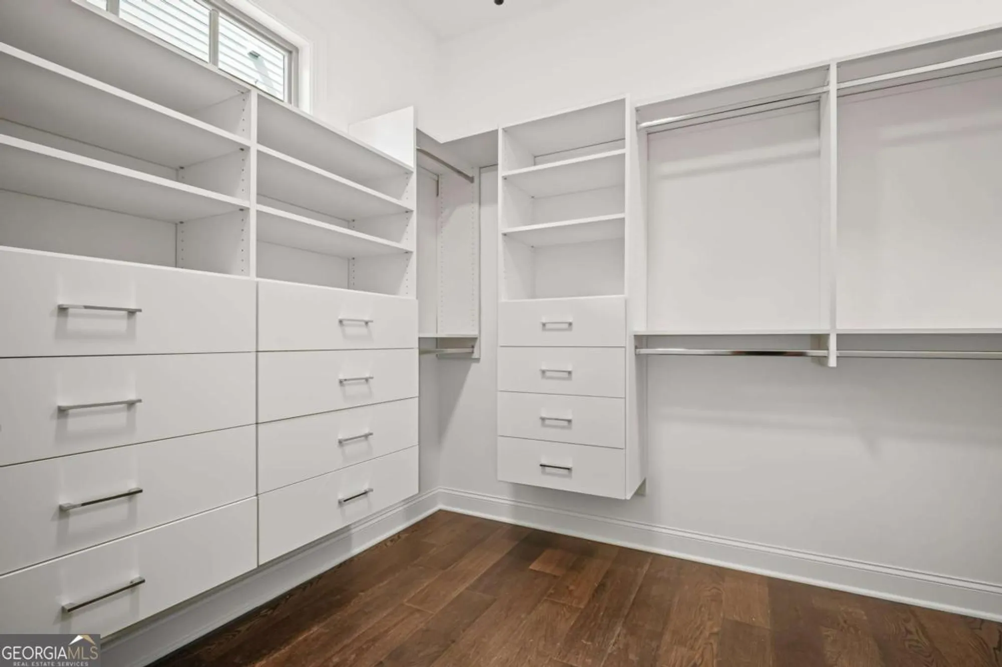 Property Slideshow image 12 of 15 | 866 lakemont dr, Canton, GA, 30114