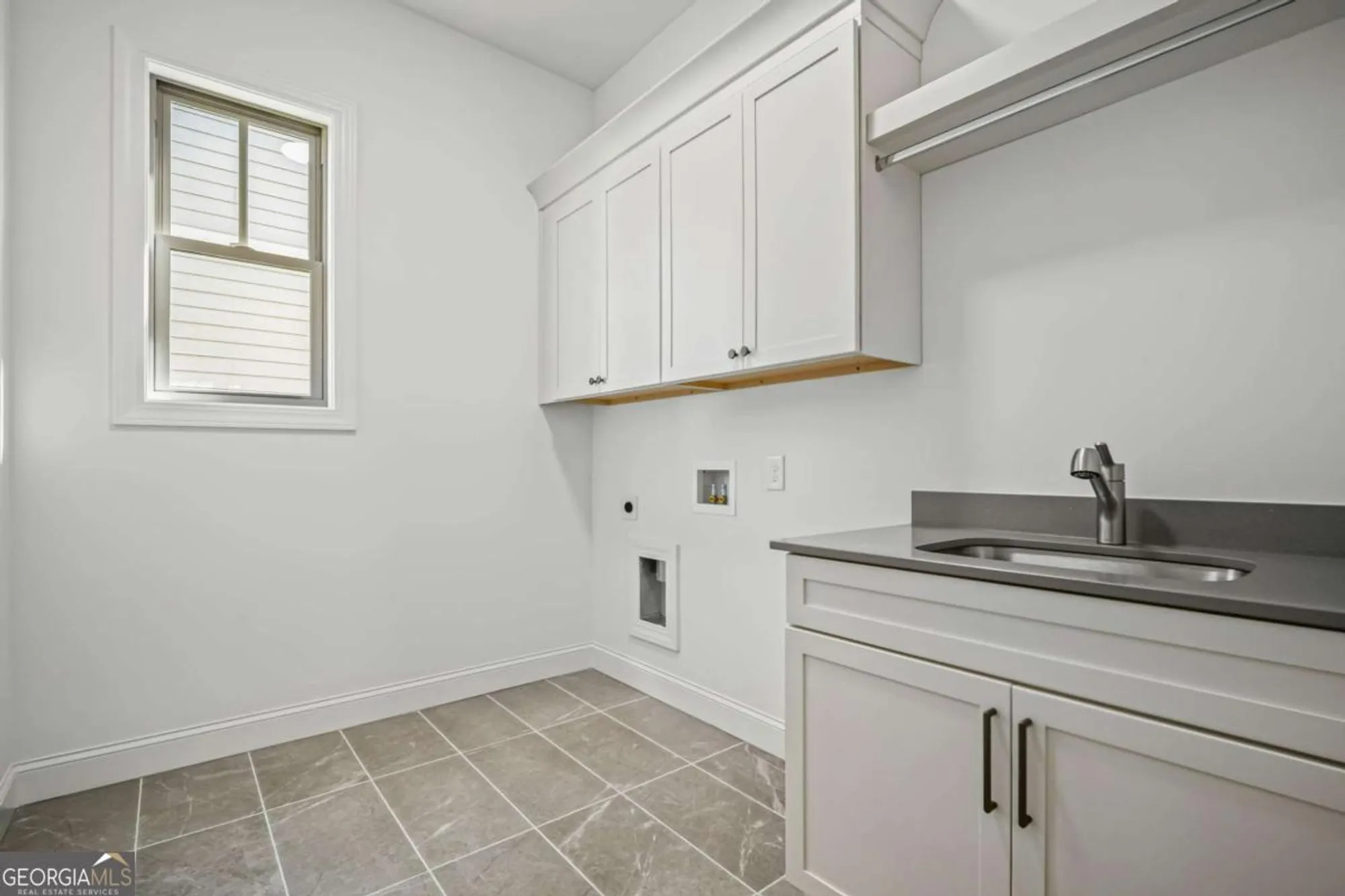 Property Slideshow image 9 of 15 | 866 lakemont dr, Canton, GA, 30114