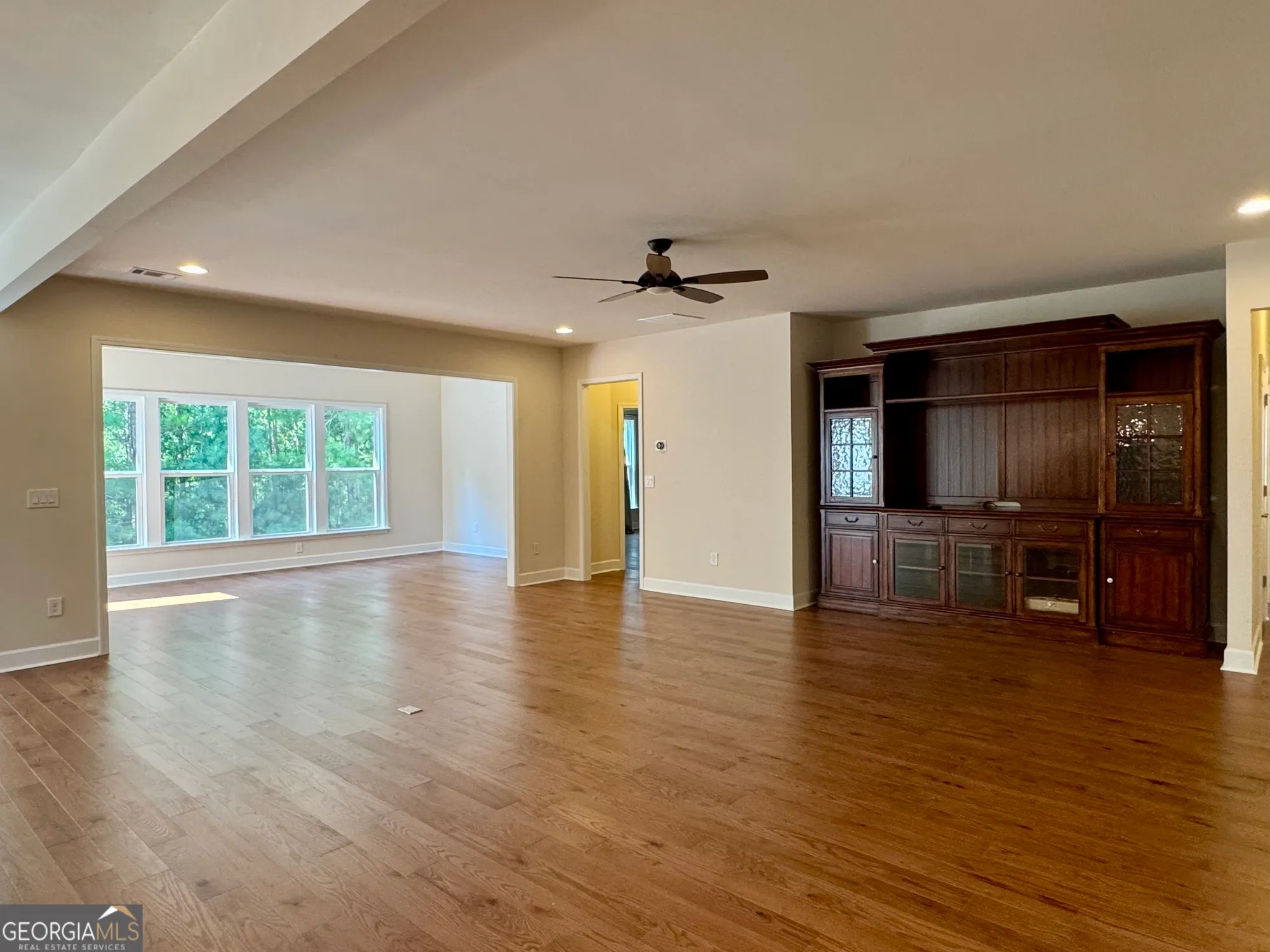 Property Slideshow image 10 of 88 | 1091 lakefront ct, Greensboro, GA, 30642