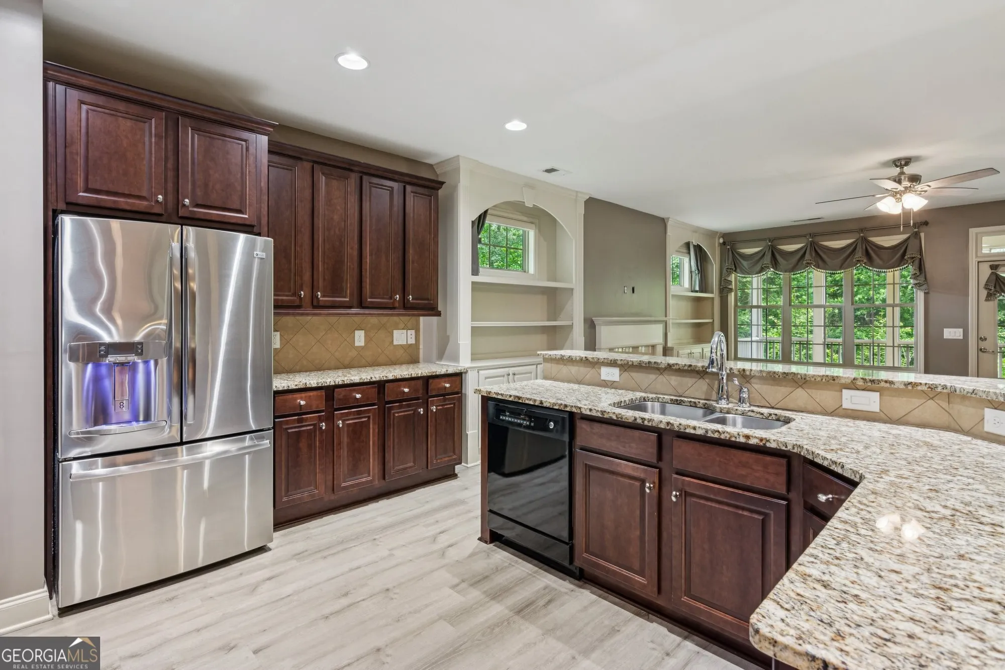 Property Slideshow image 11 of 48 | 328 shade tree cir, Woodstock, GA, 30188