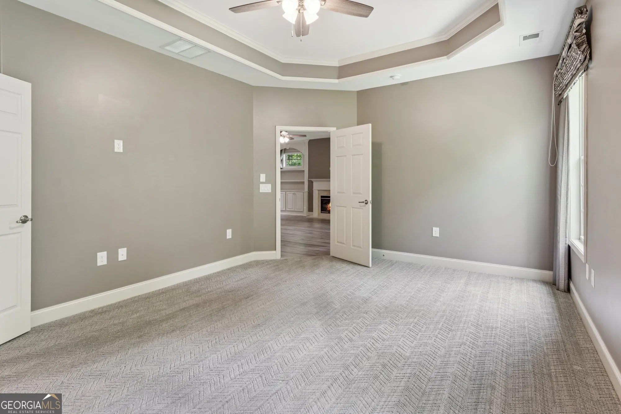 Property Slideshow image 19 of 48 | 328 shade tree cir, Woodstock, GA, 30188