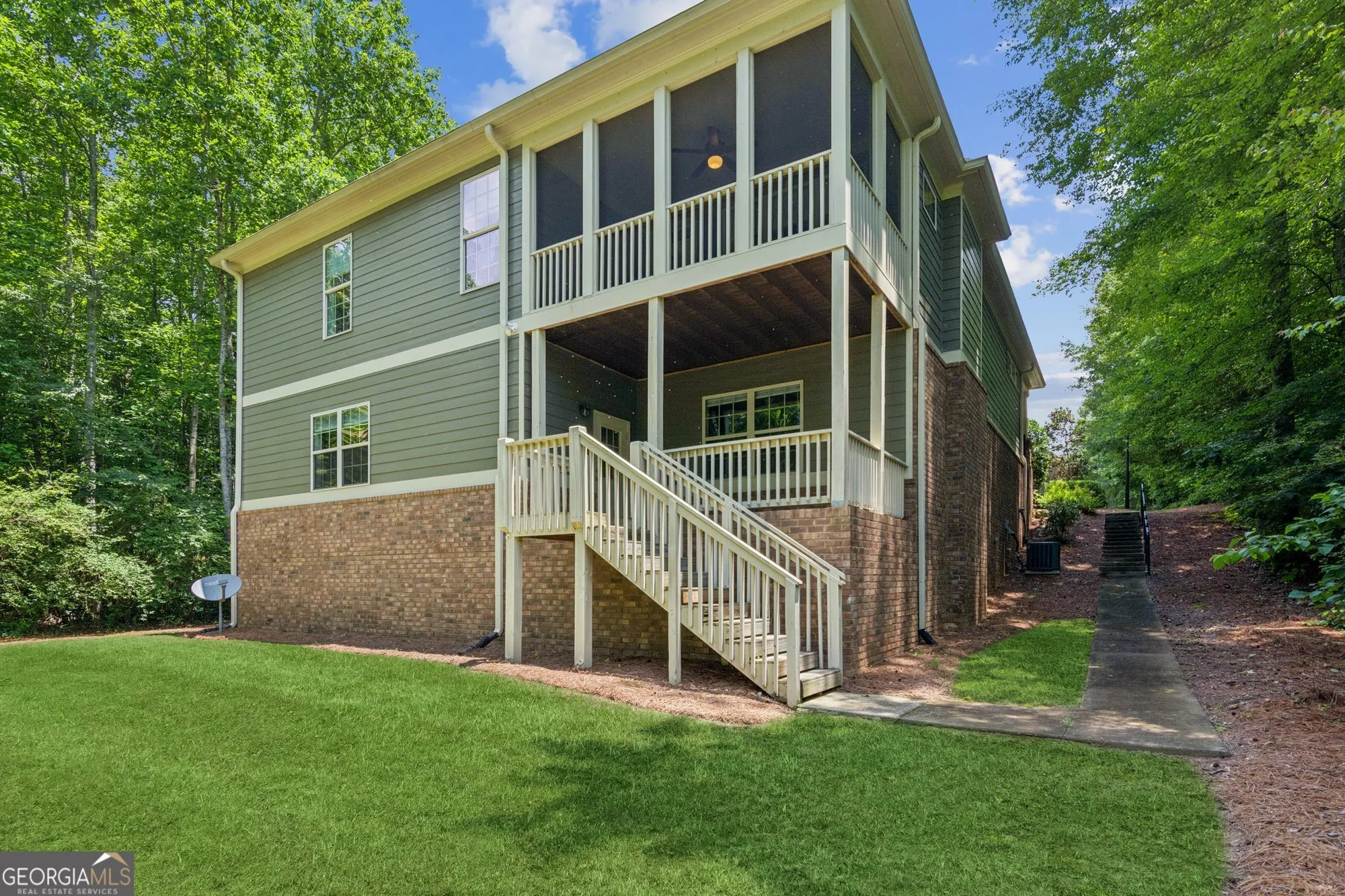 Property Slideshow image 39 of 48 | 328 shade tree cir, Woodstock, GA, 30188