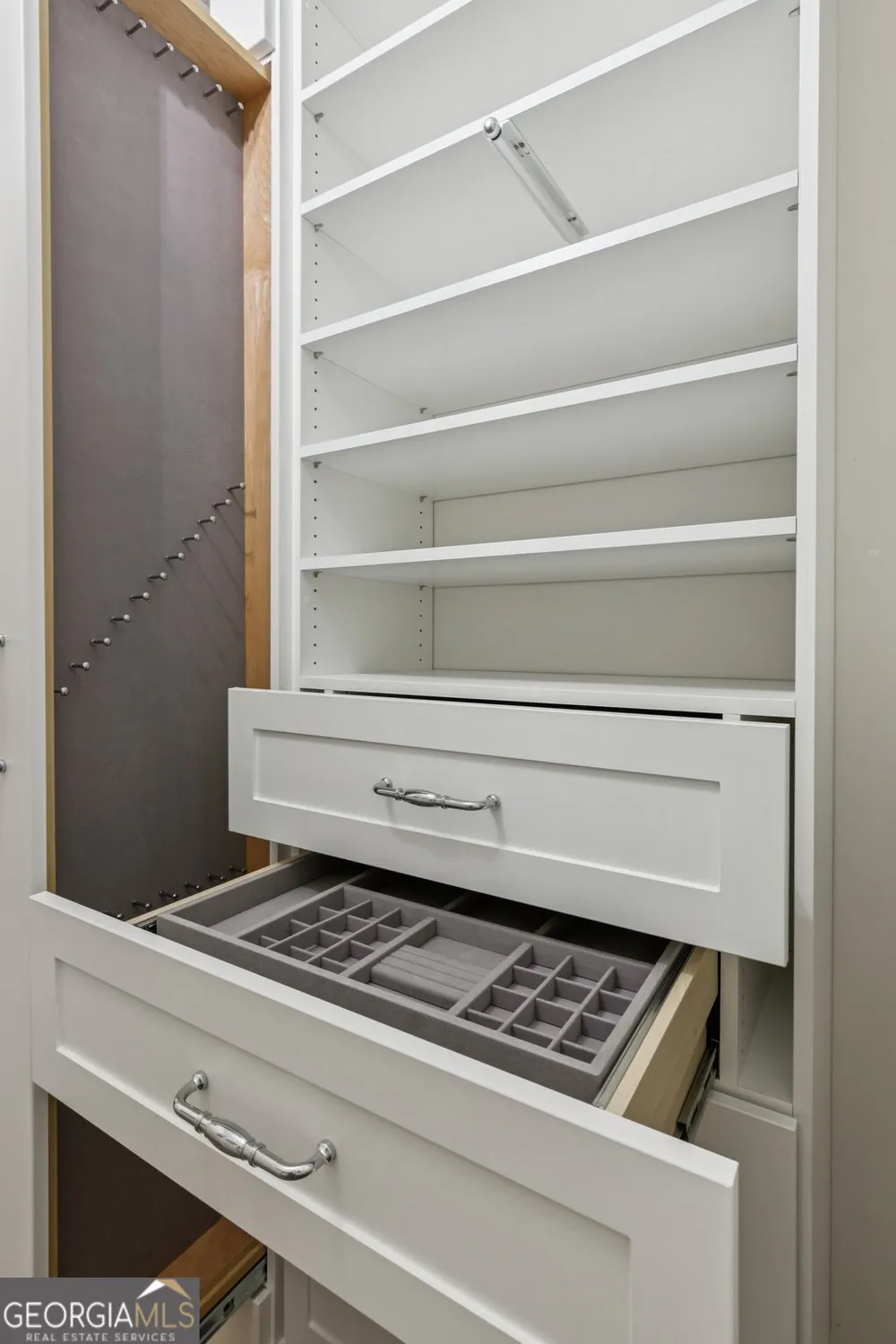 Property Slideshow image 25 of 48 | 328 shade tree cir, Woodstock, GA, 30188