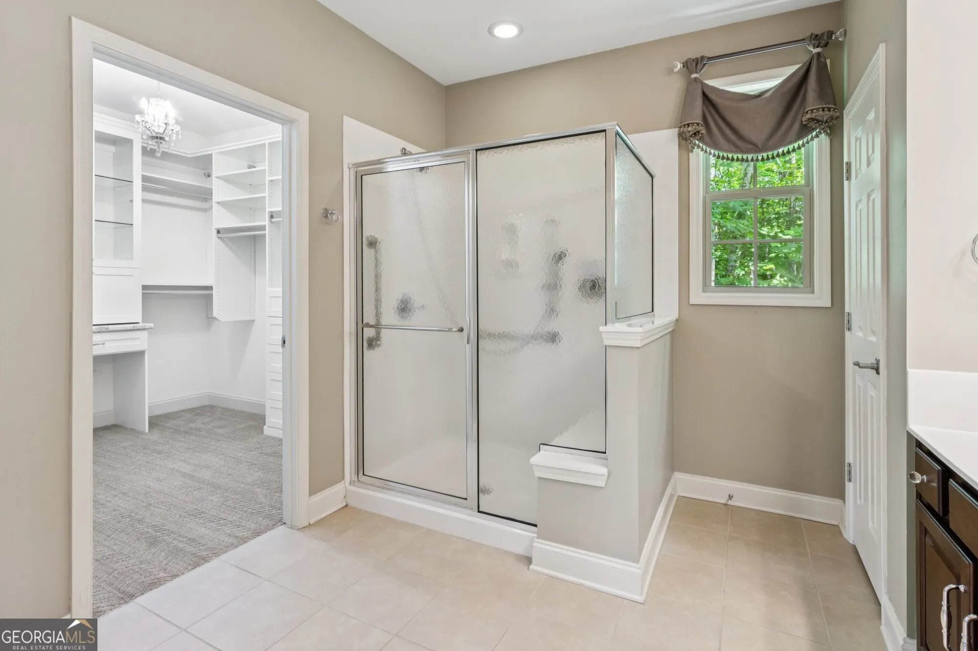 Property Slideshow image 21 of 48 | 328 shade tree cir, Woodstock, GA, 30188