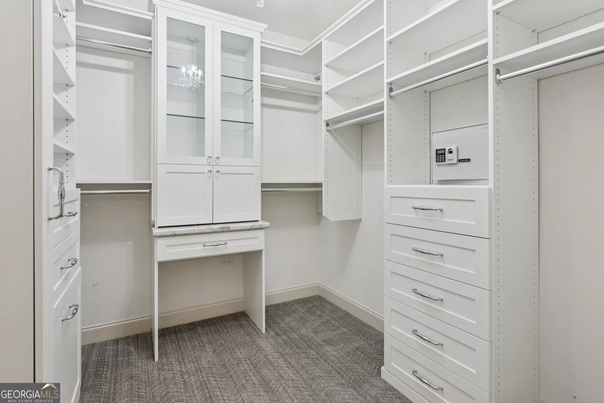 Property Slideshow image 23 of 48 | 328 shade tree cir, Woodstock, GA, 30188