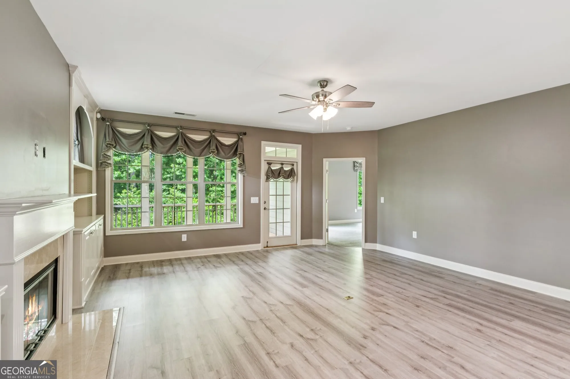 Property Slideshow image 6 of 48 | 328 shade tree cir, Woodstock, GA, 30188