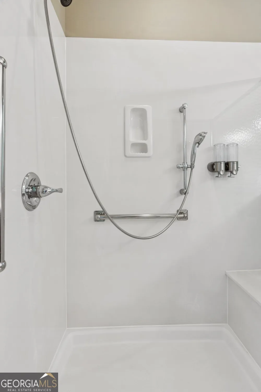 Property Slideshow image 22 of 48 | 328 shade tree cir, Woodstock, GA, 30188