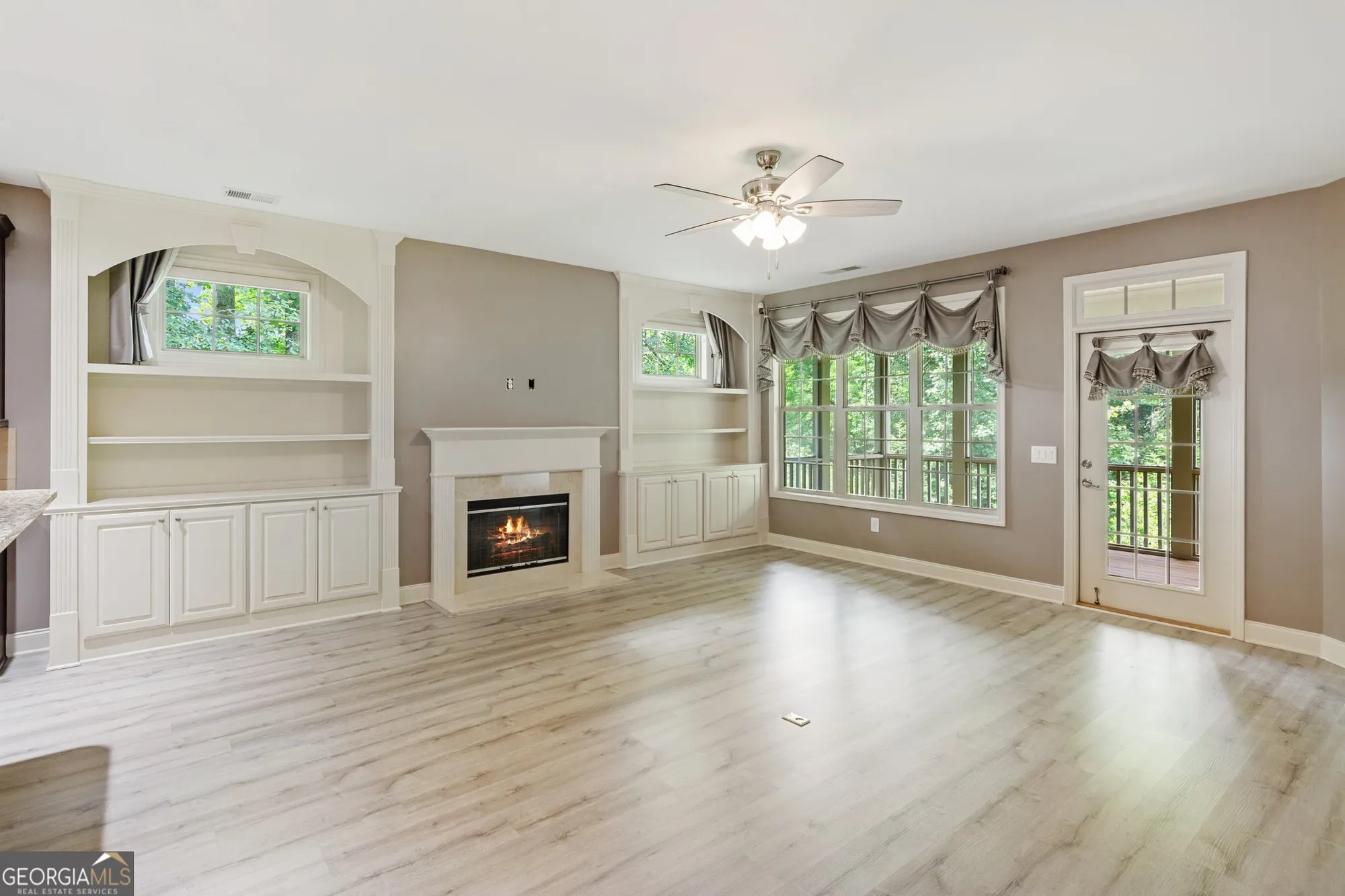 Property Slideshow image 9 of 48 | 328 shade tree cir, Woodstock, GA, 30188