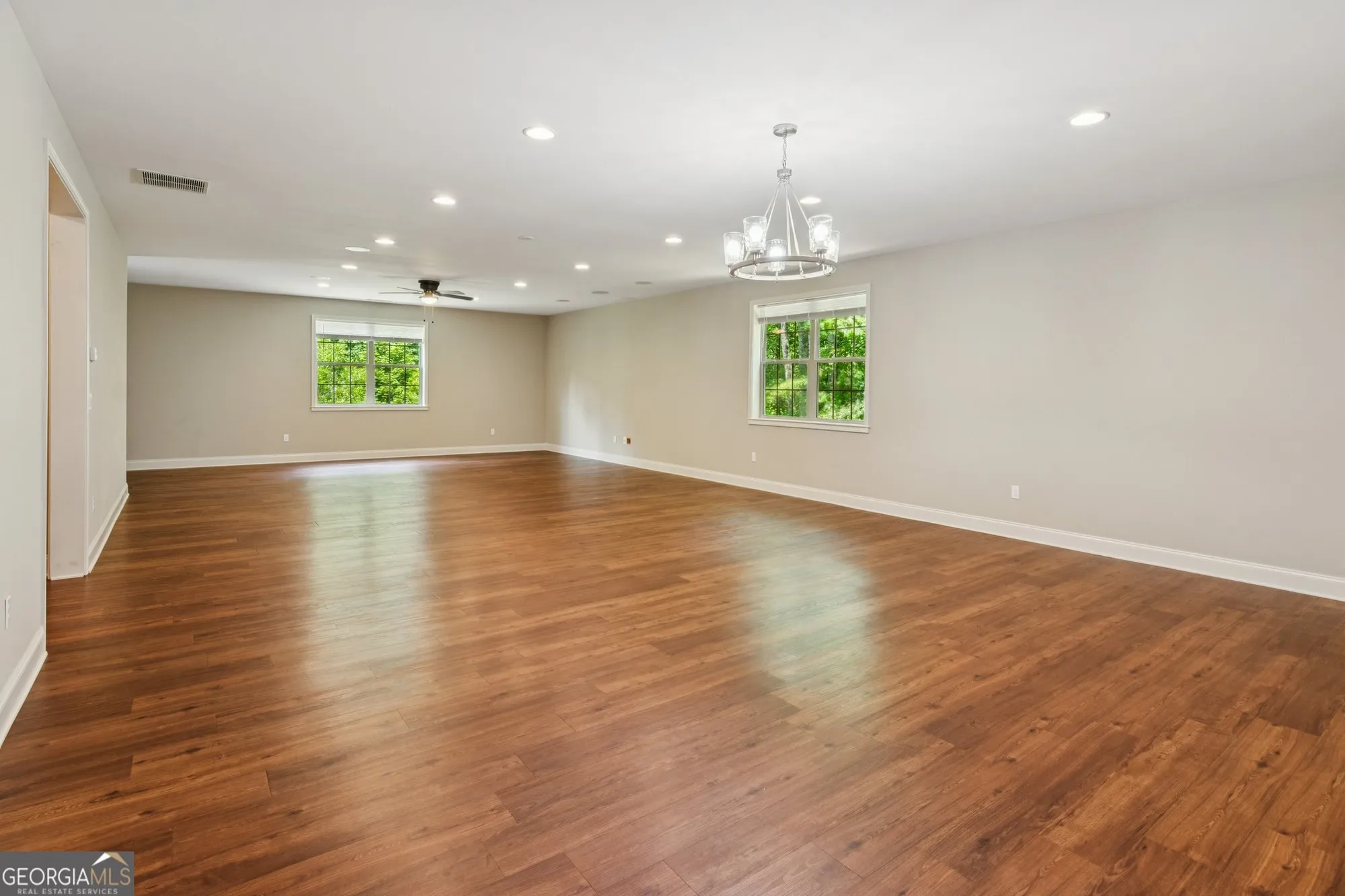 Property Slideshow image 34 of 48 | 328 shade tree cir, Woodstock, GA, 30188