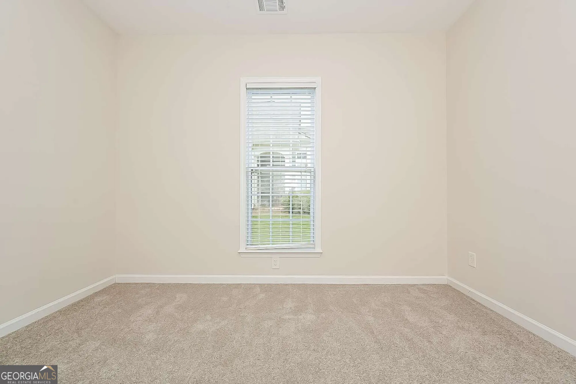 Property Slideshow image 11 of 16 | 116 magic lily dr, Griffin, GA, 30223
