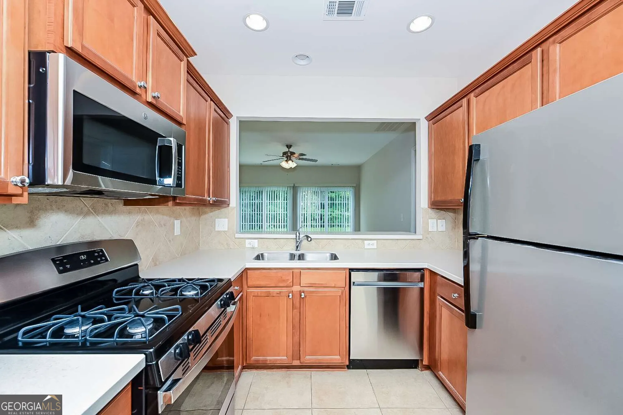 Property Slideshow image 6 of 16 | 116 magic lily dr, Griffin, GA, 30223