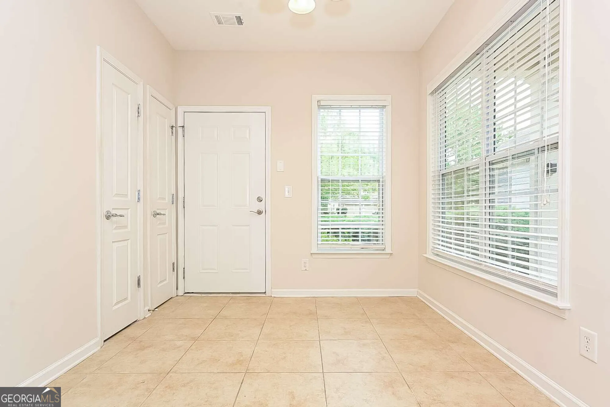 Property Slideshow image 5 of 16 | 116 magic lily dr, Griffin, GA, 30223