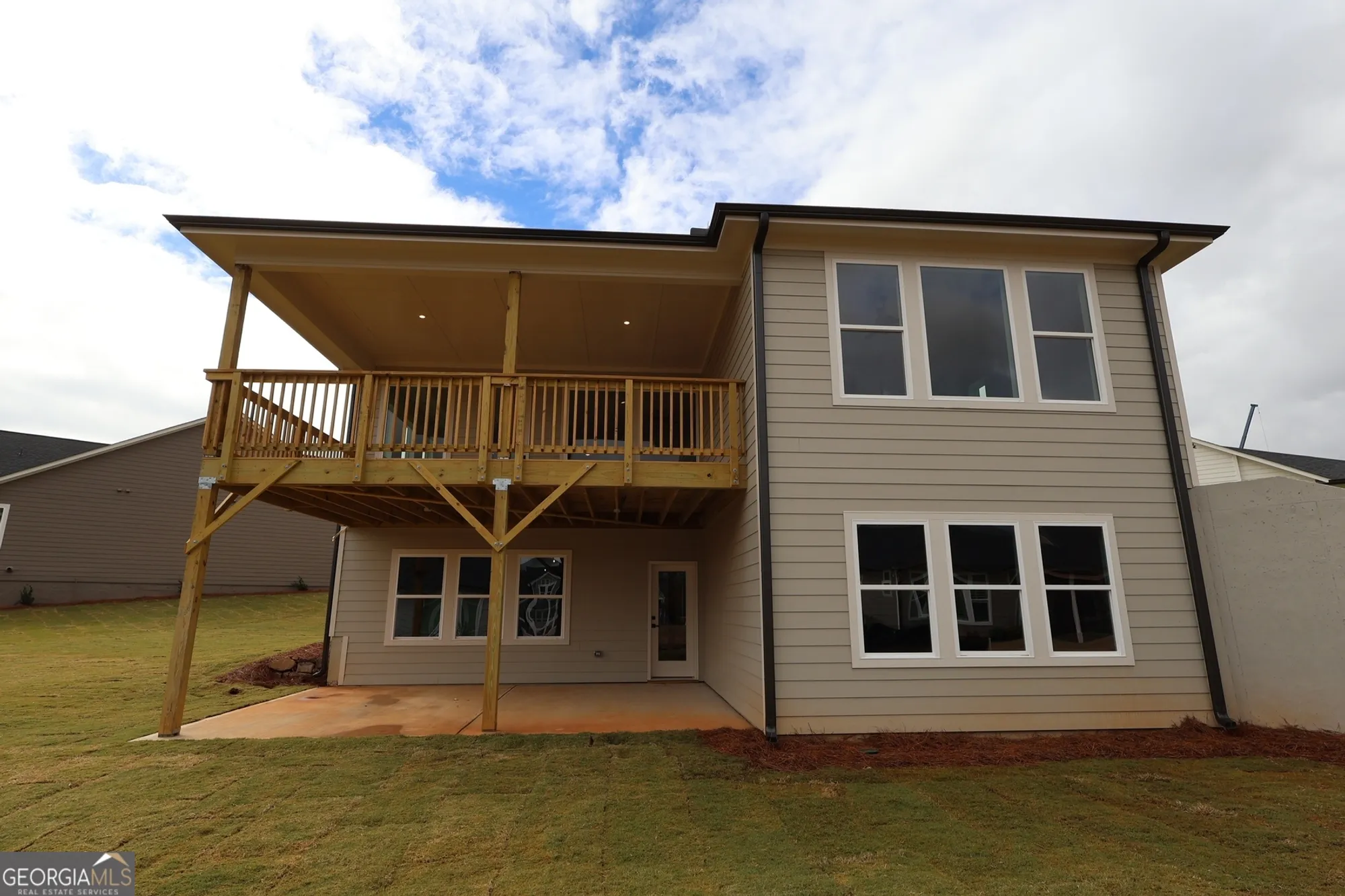 Property Slideshow image 2 of 11 | 1049 pine bark ln, Canton, GA, 30114