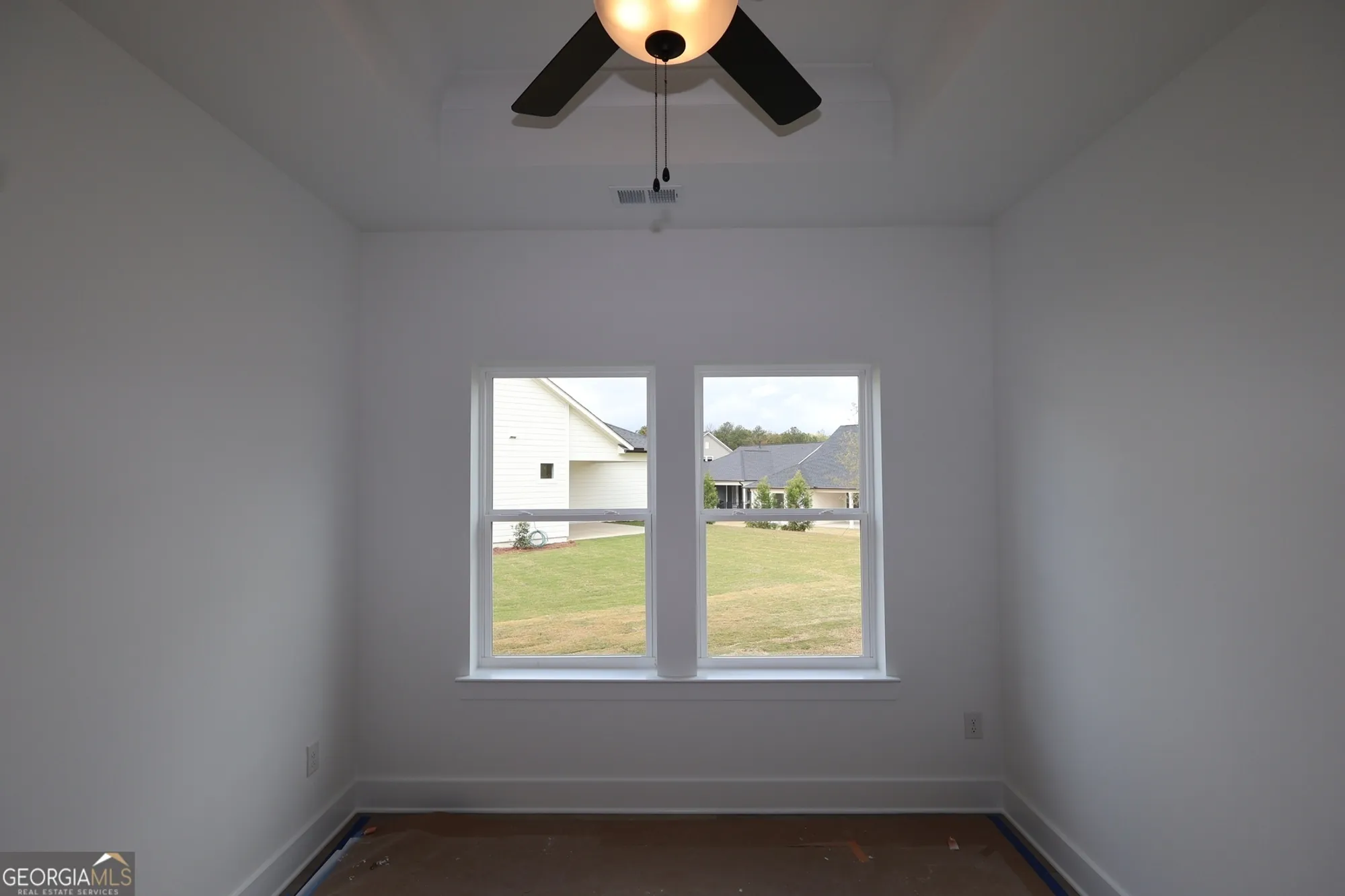 Property Slideshow image 9 of 11 | 1049 pine bark ln, Canton, GA, 30114