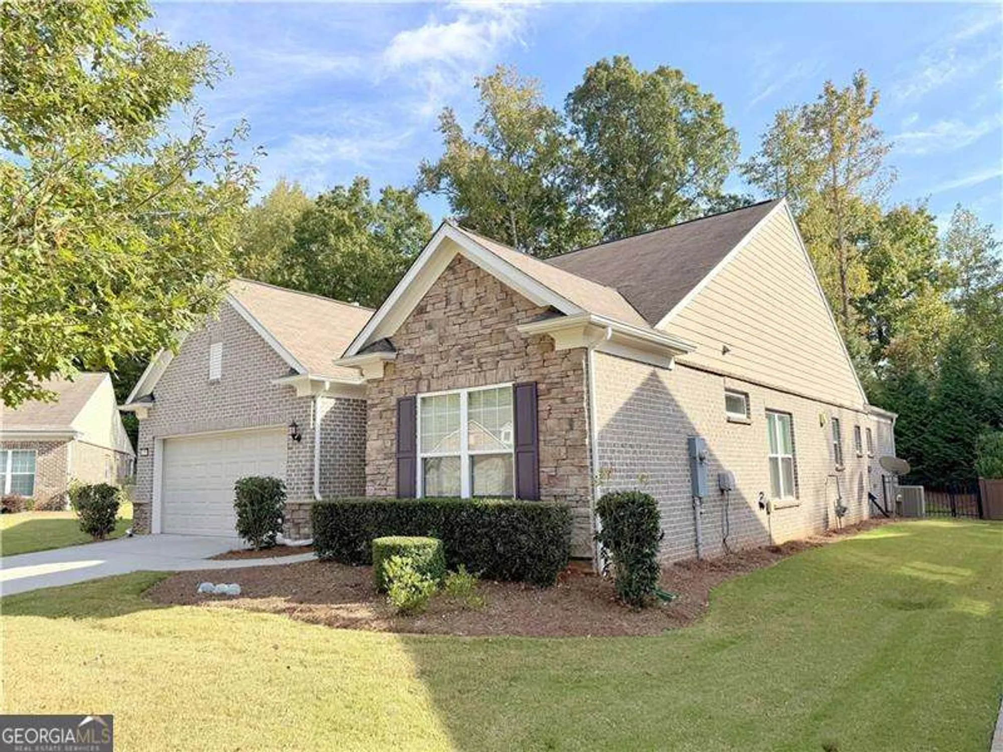 Property Slideshow image 2 of 49 | 3150 thistle trl, Suwanee, GA, 30024