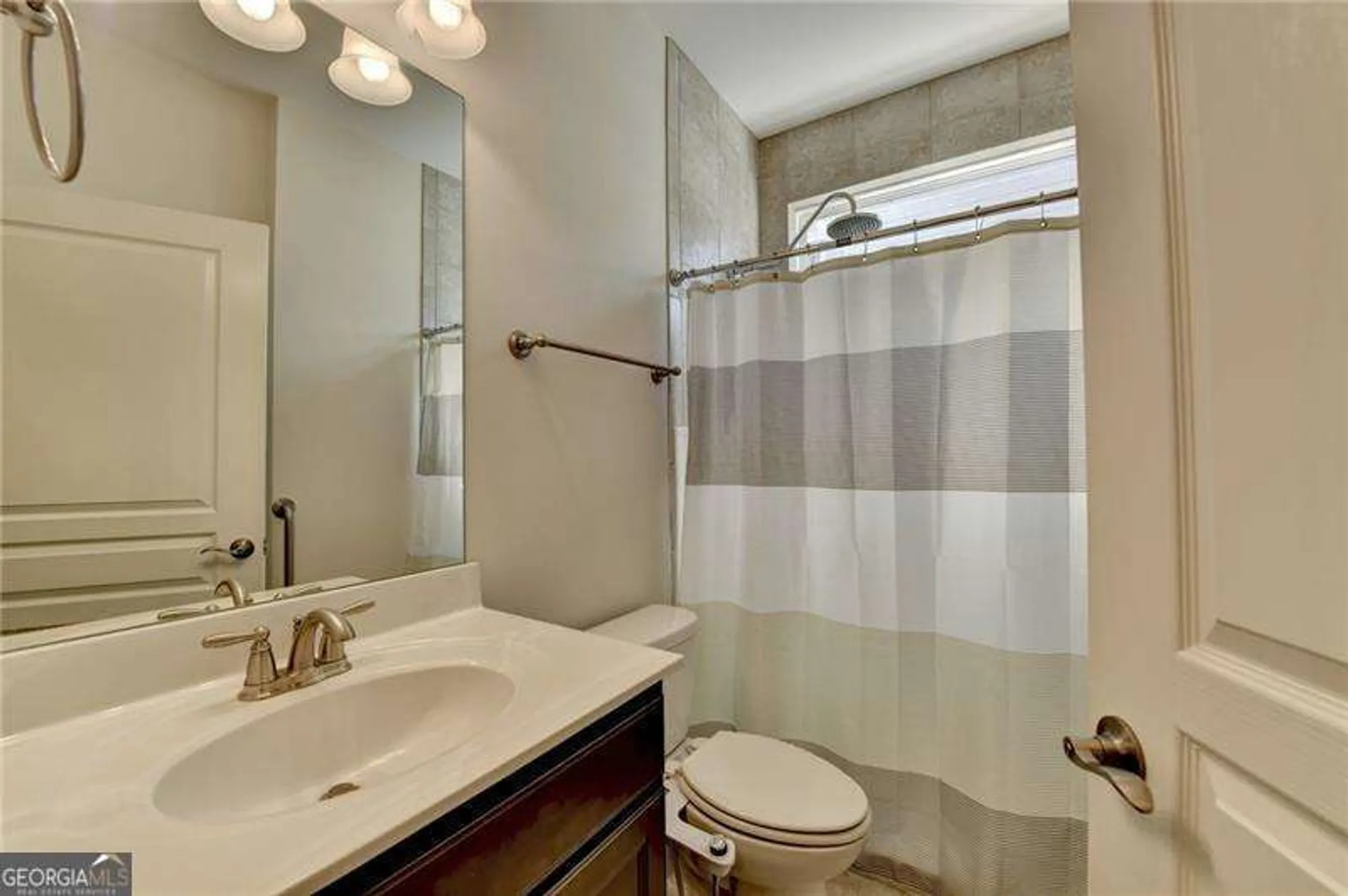 Property Slideshow image 12 of 49 | 3150 thistle trl, Suwanee, GA, 30024