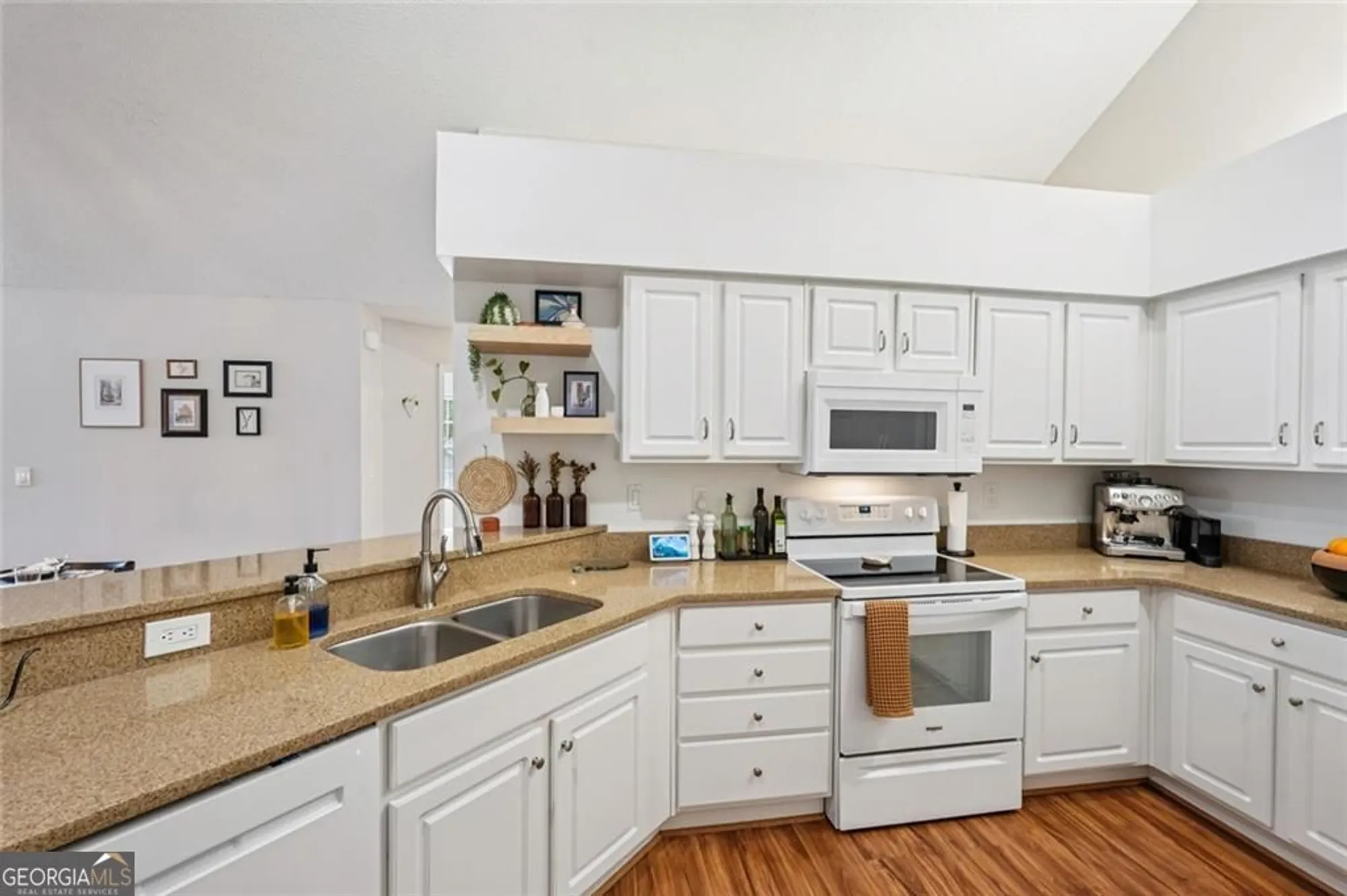 Property Slideshow image 8 of 44 | 3050 orchard ridge cir, Duluth, GA, 30096