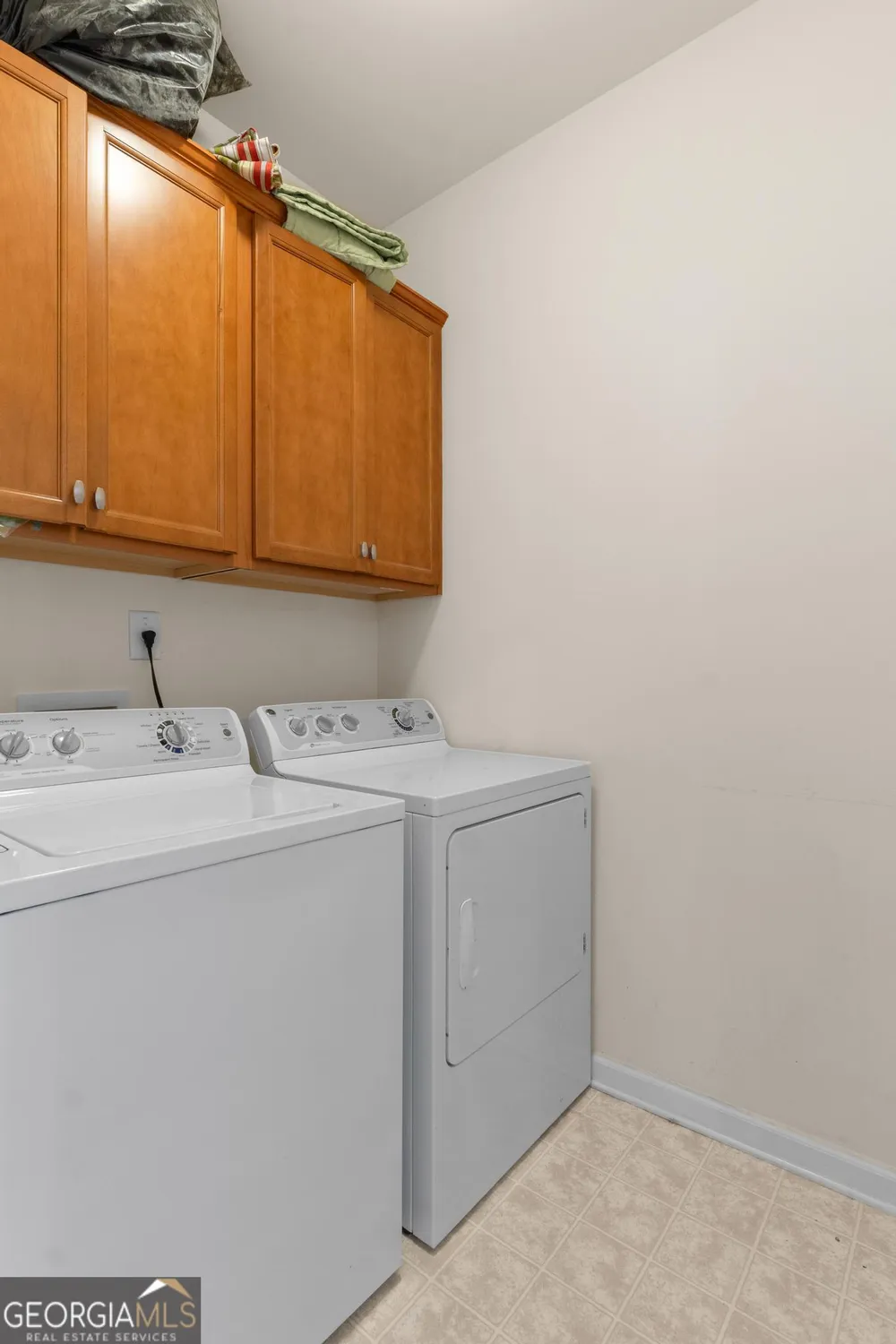 Property Slideshow image 16 of 32 | 555 beautyberry dr, Griffin, GA, 30223