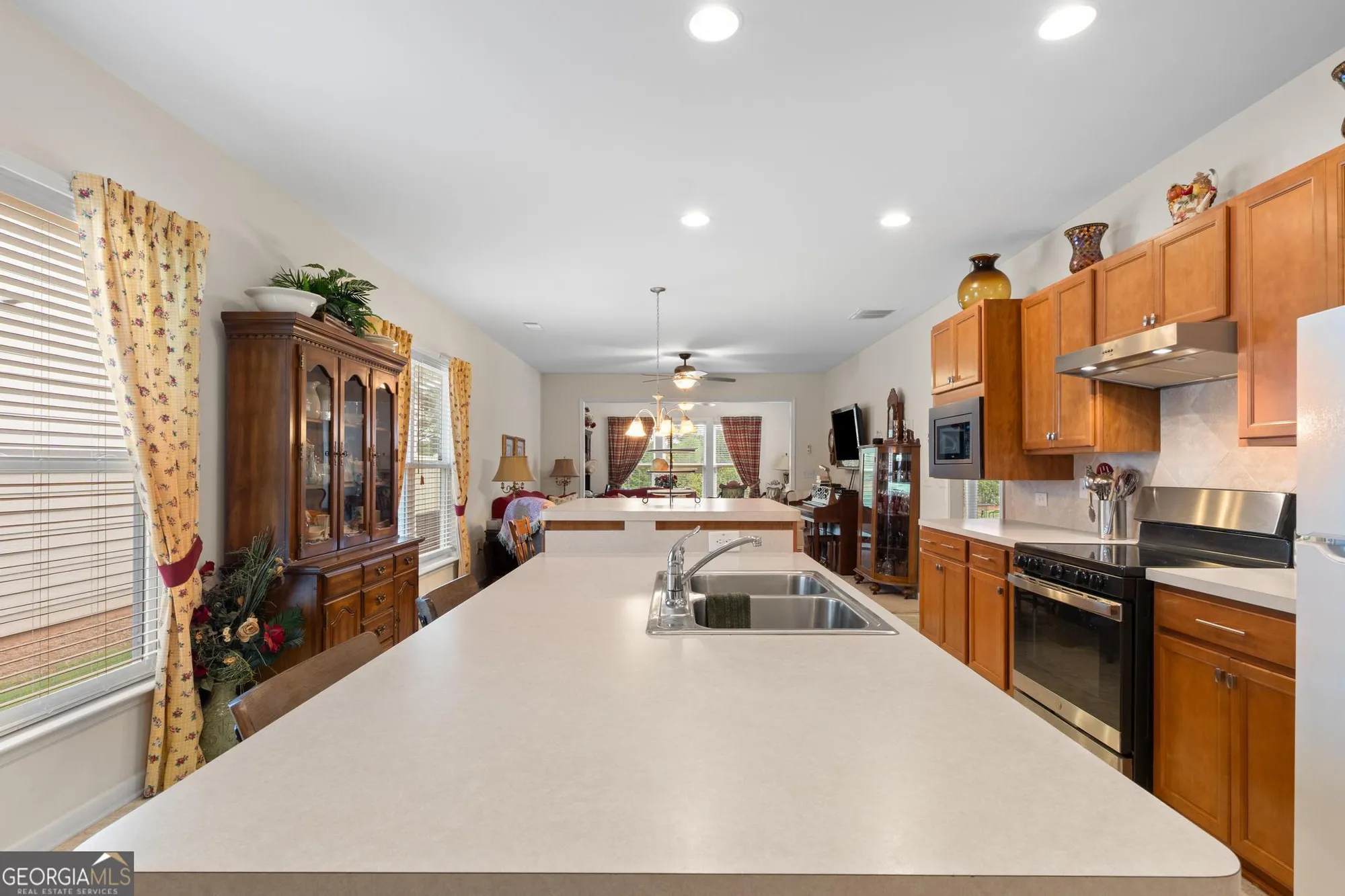 Property Slideshow image 9 of 32 | 555 beautyberry dr, Griffin, GA, 30223