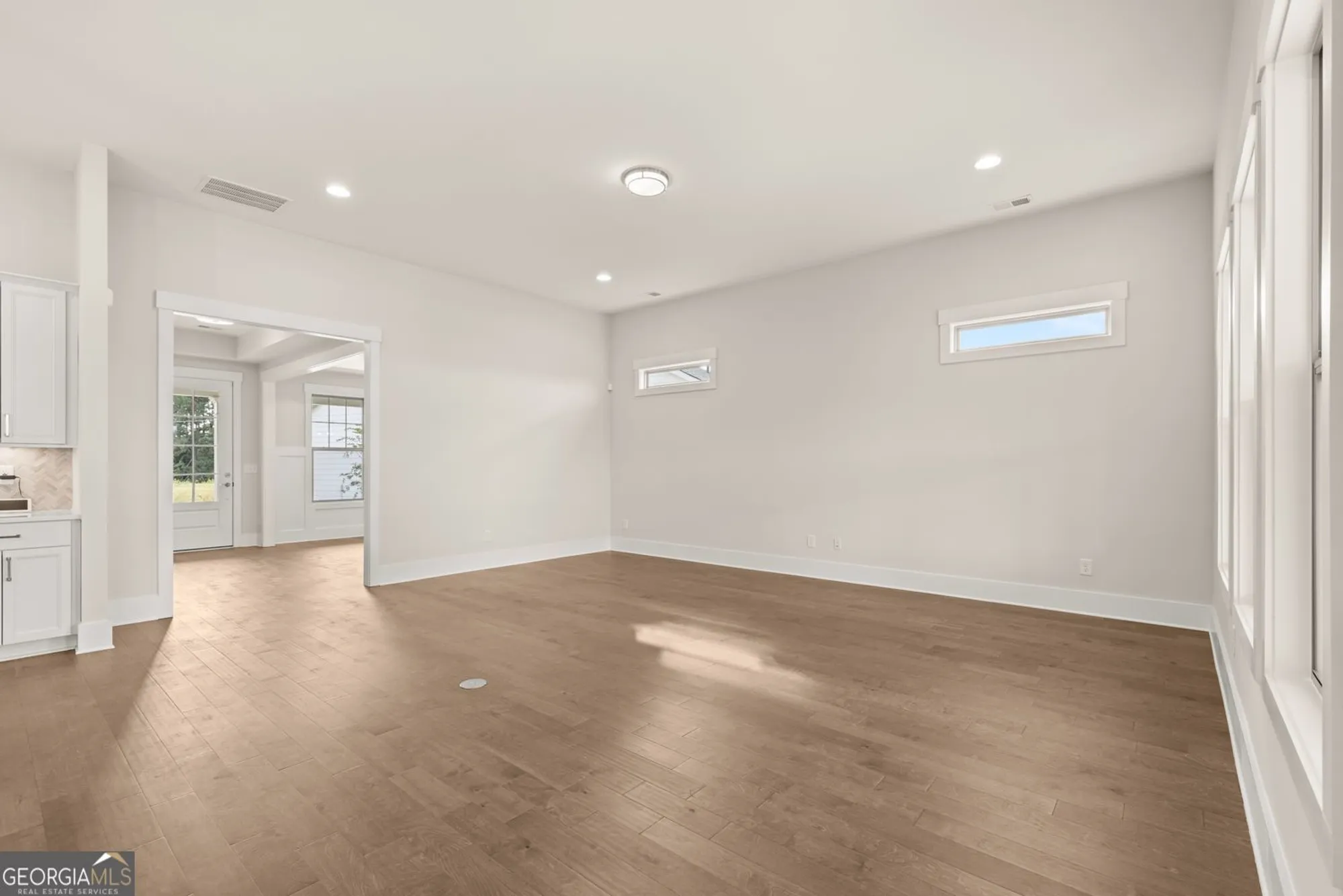 Property Slideshow image 25 of 42 | 1619 tielman way, Snellville, GA, 30078