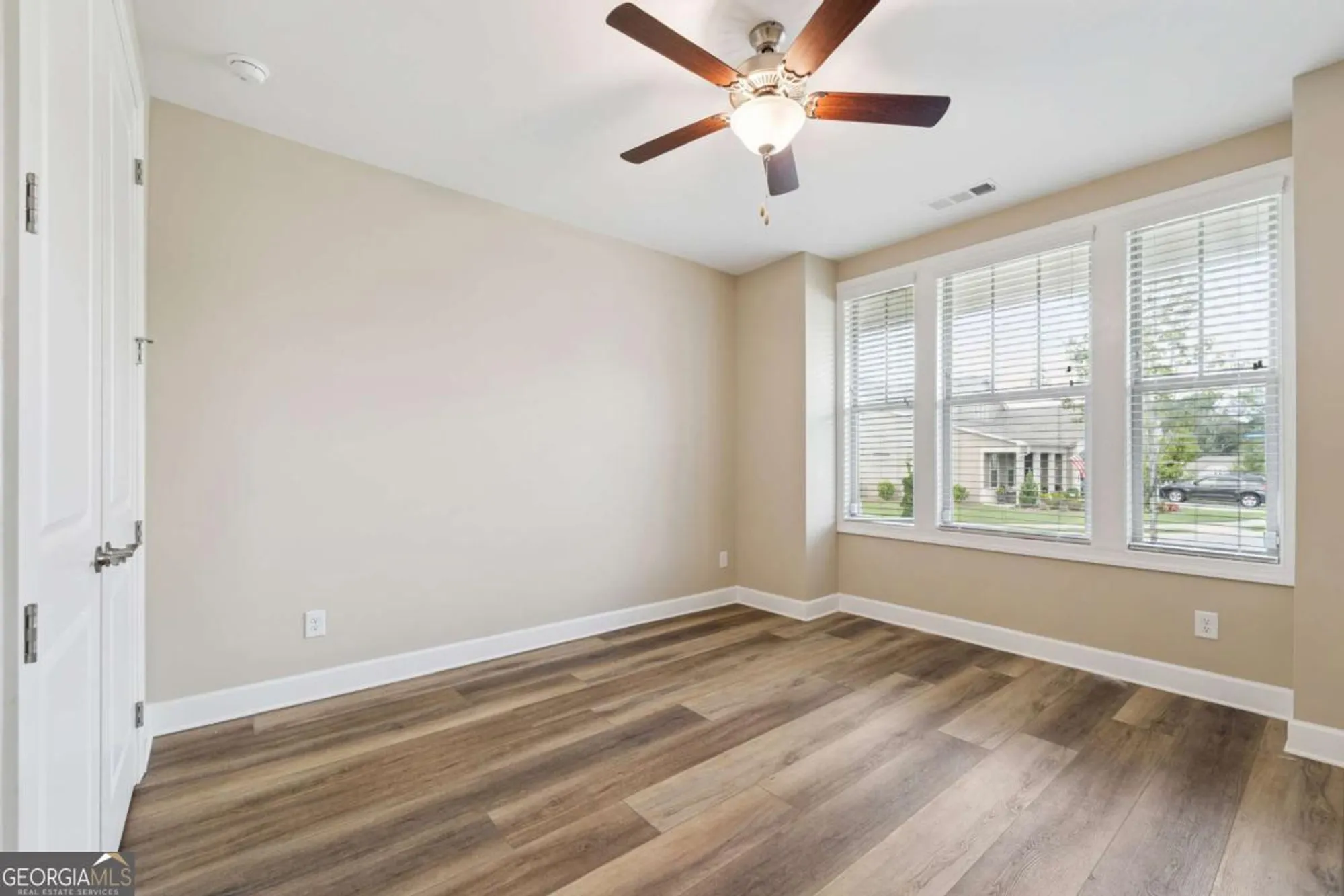 Property Slideshow image 16 of 37 | 75 seneca way, Hoschton, GA, 30548