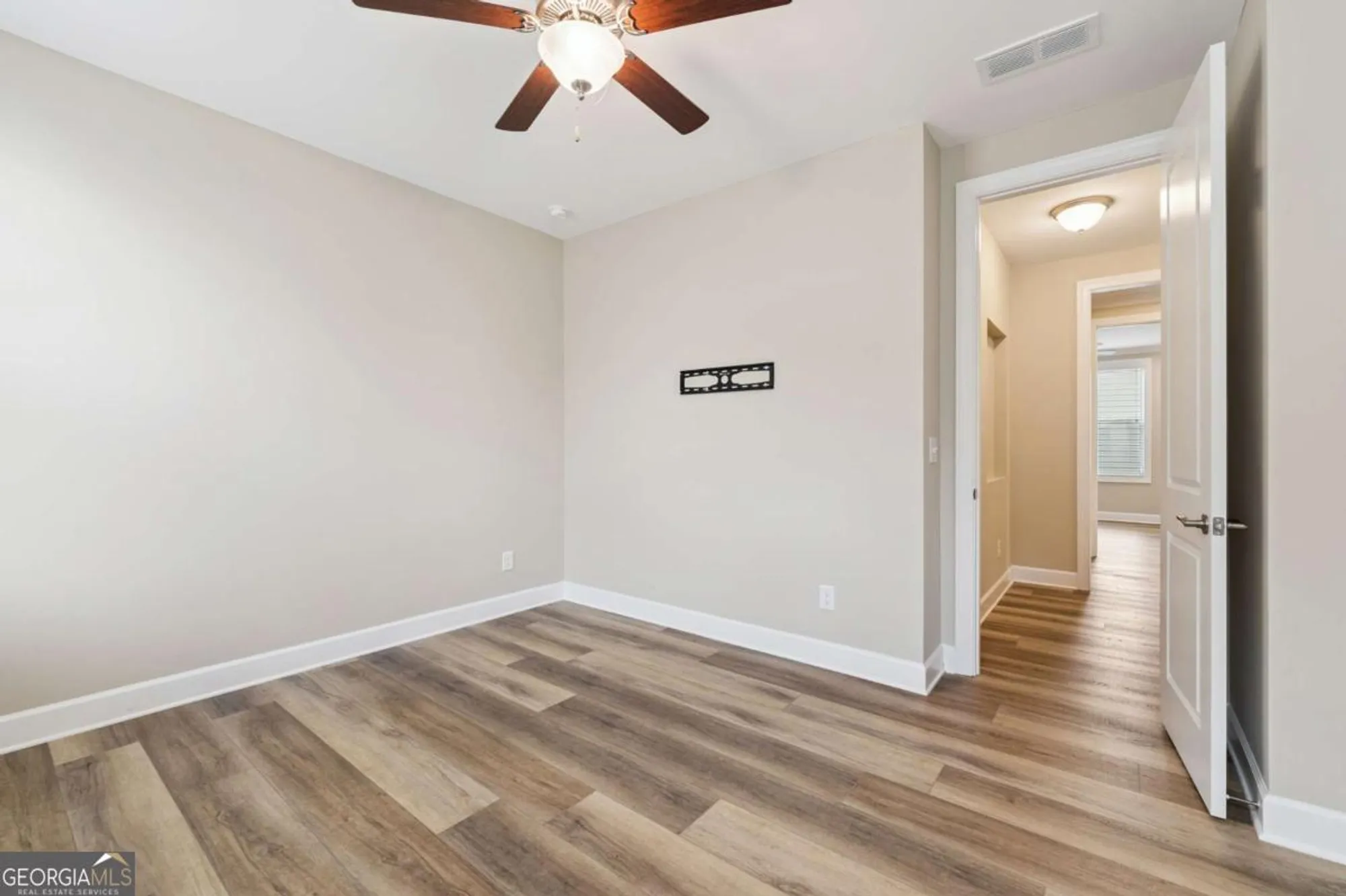 Property Slideshow image 32 of 37 | 75 seneca way, Hoschton, GA, 30548