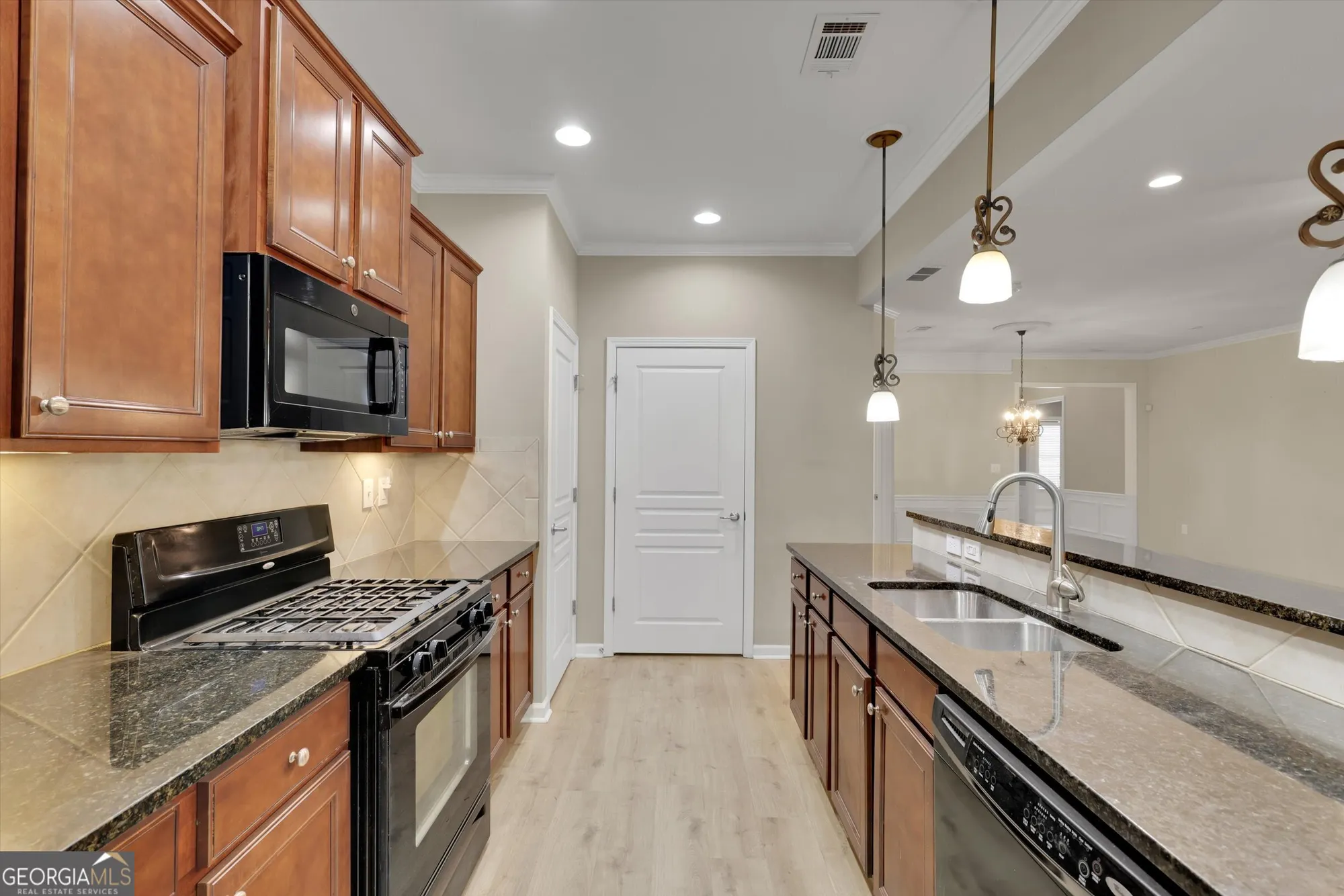 Property Slideshow image 19 of 51 | 840 peach blossom ct, Griffin, GA, 30223