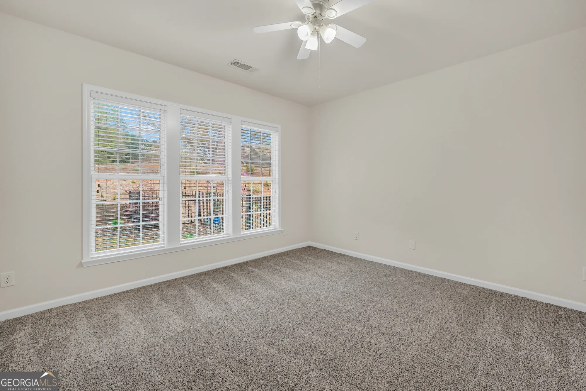 Property Slideshow image 32 of 54 | 6420 rockpoint ln, Hoschton, GA, 30548