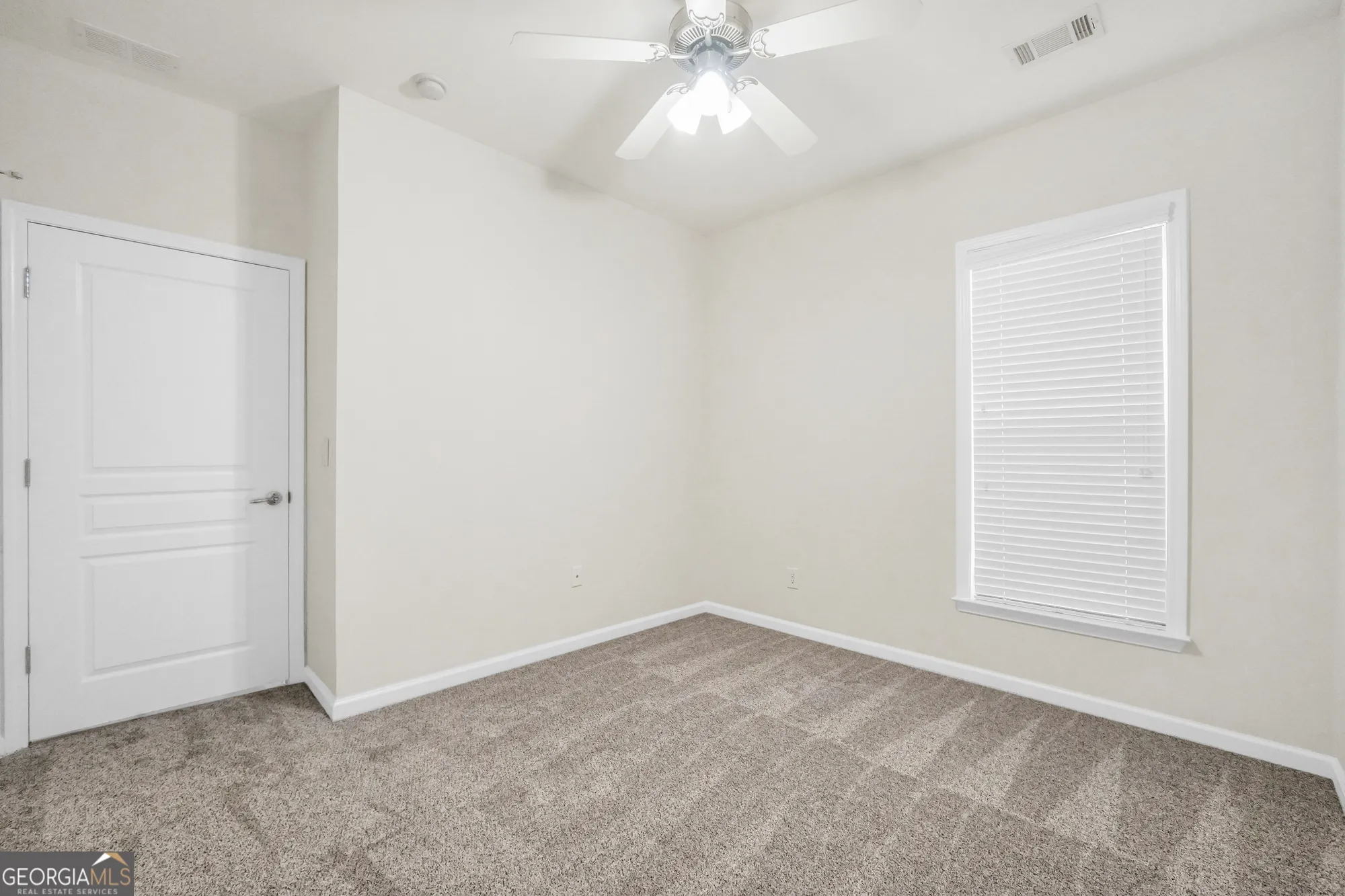 Property Slideshow image 20 of 54 | 6420 rockpoint ln, Hoschton, GA, 30548