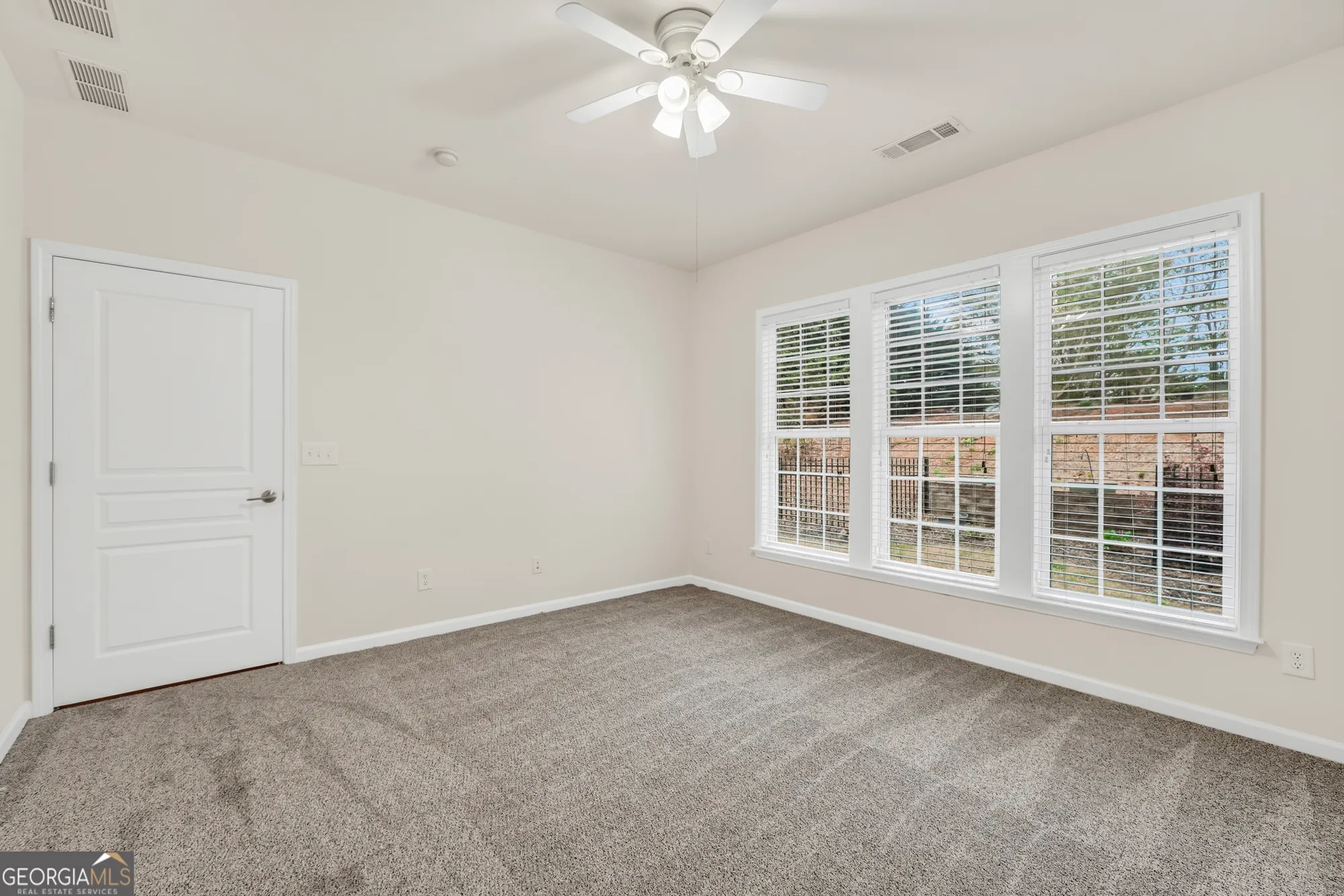 Property Slideshow image 34 of 54 | 6420 rockpoint ln, Hoschton, GA, 30548