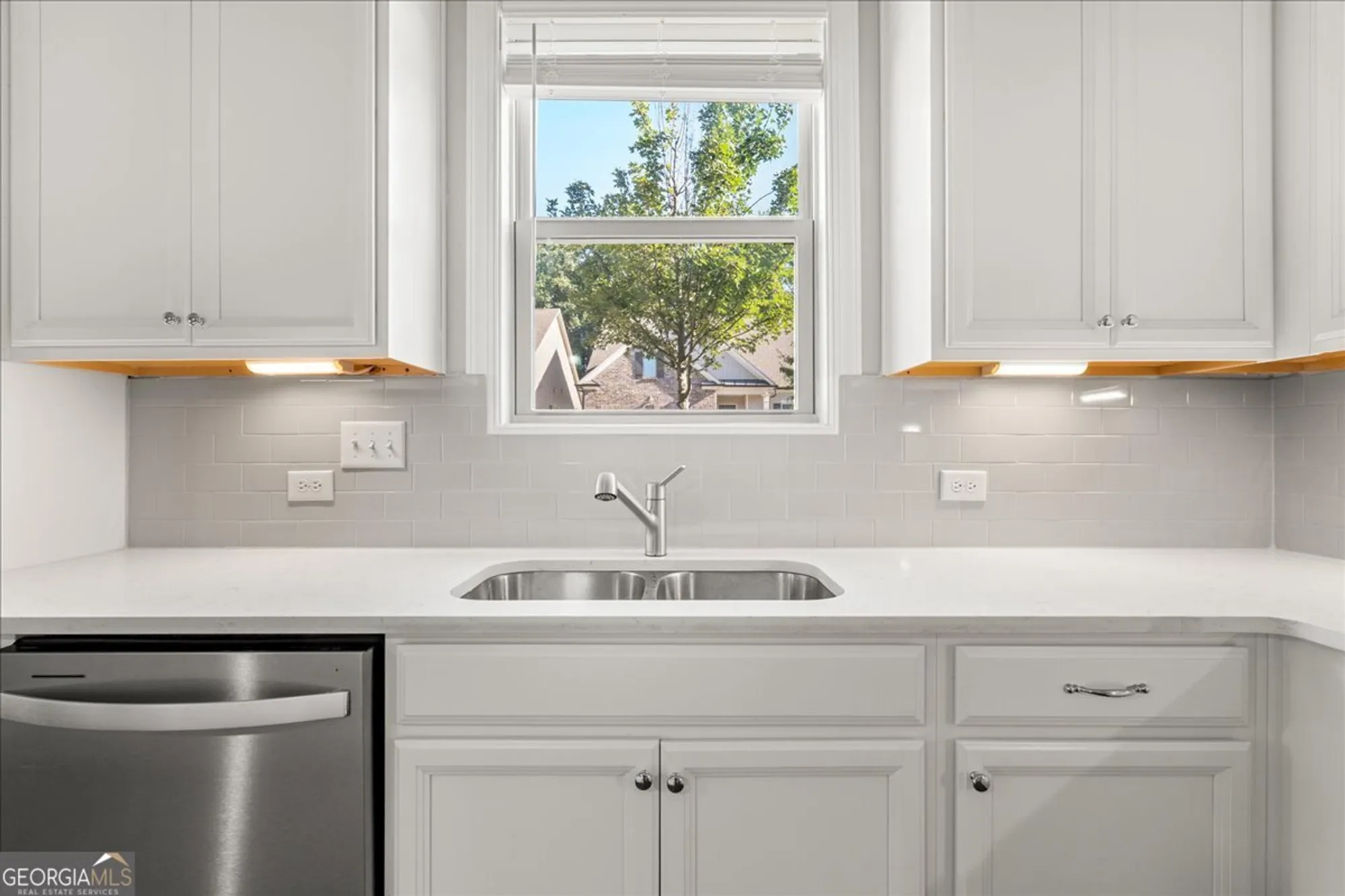 Property Slideshow image 15 of 39 | 3210 fitzgerald way, Cumming, GA, 30041