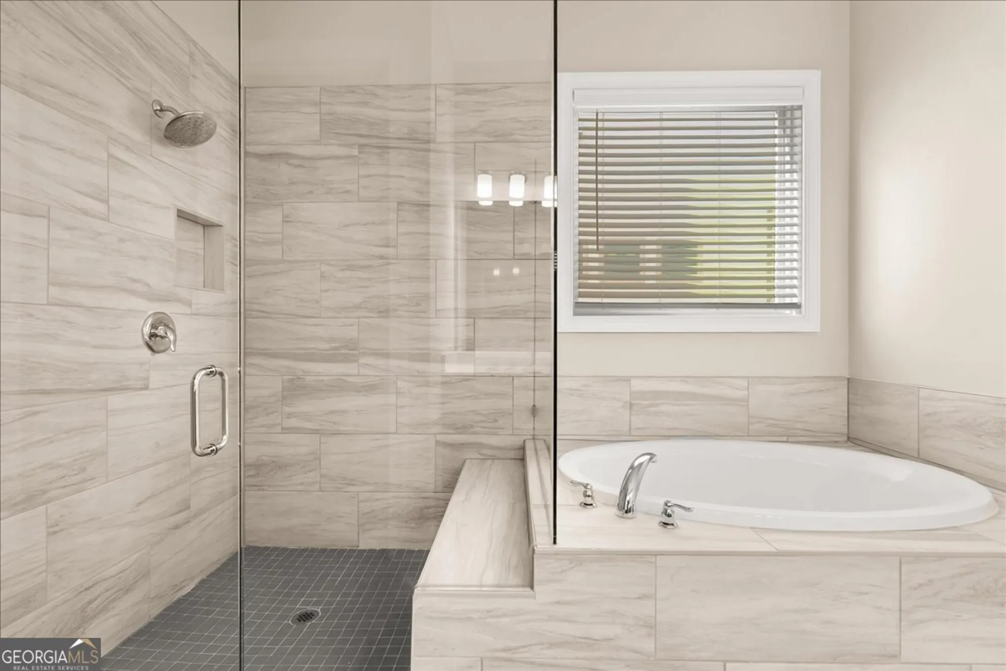 Property Slideshow image 25 of 39 | 3210 fitzgerald way, Cumming, GA, 30041