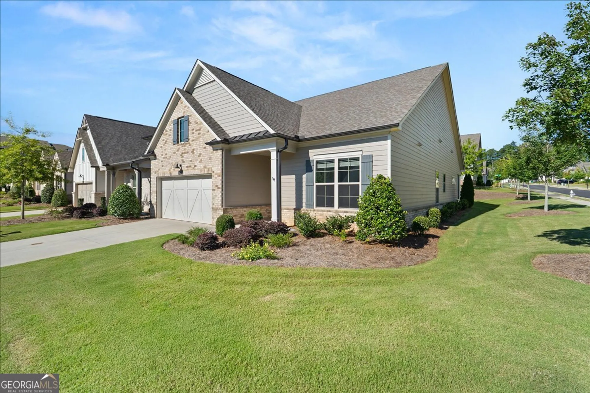 Property Slideshow image 2 of 39 | 3210 fitzgerald way, Cumming, GA, 30041