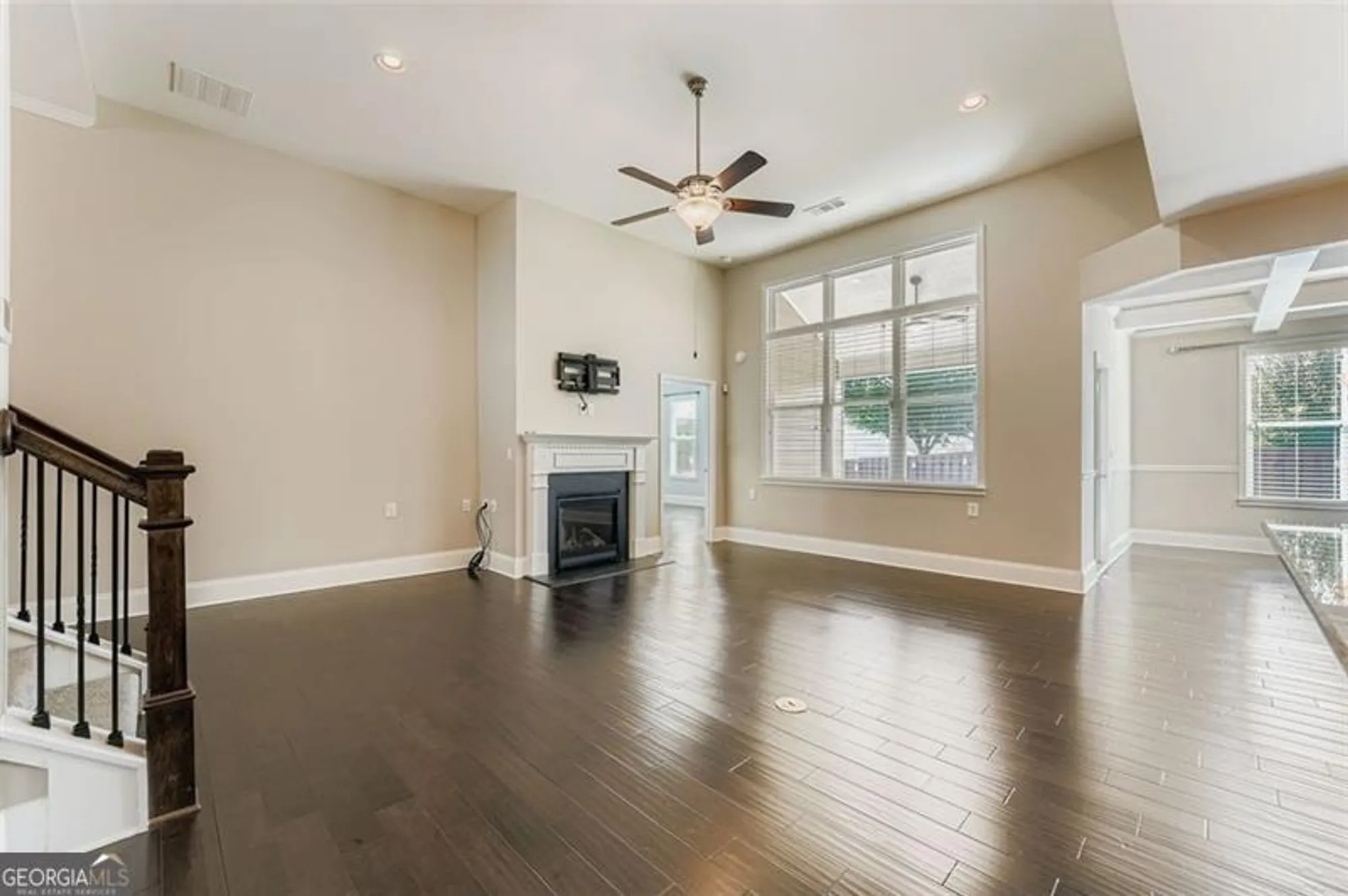 Property Slideshow image 8 of 29 | 313 derrymore dr, Woodstock, GA, 30188