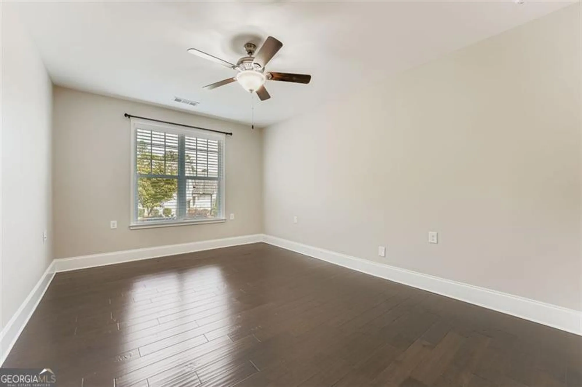 Property Slideshow image 21 of 29 | 313 derrymore dr, Woodstock, GA, 30188