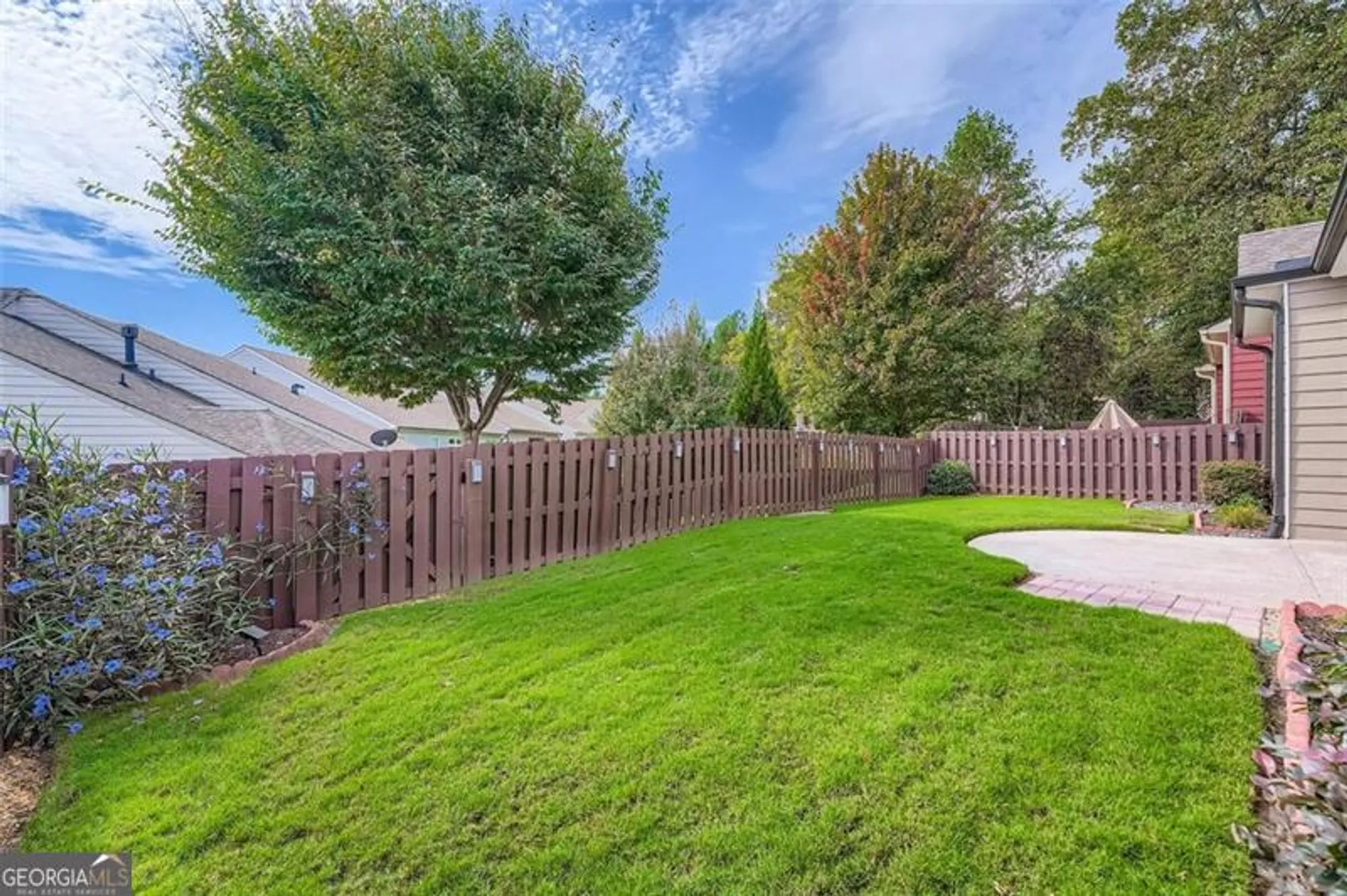 Property Slideshow image 27 of 29 | 313 derrymore dr, Woodstock, GA, 30188