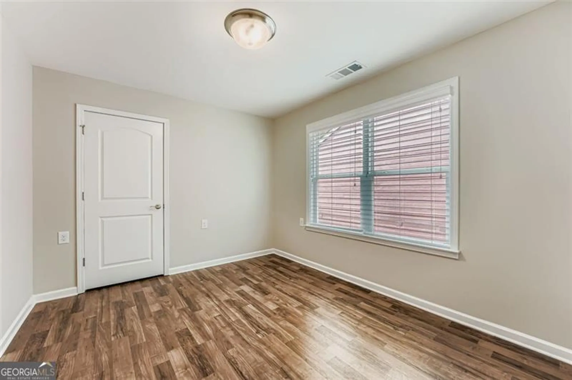 Property Slideshow image 23 of 29 | 313 derrymore dr, Woodstock, GA, 30188