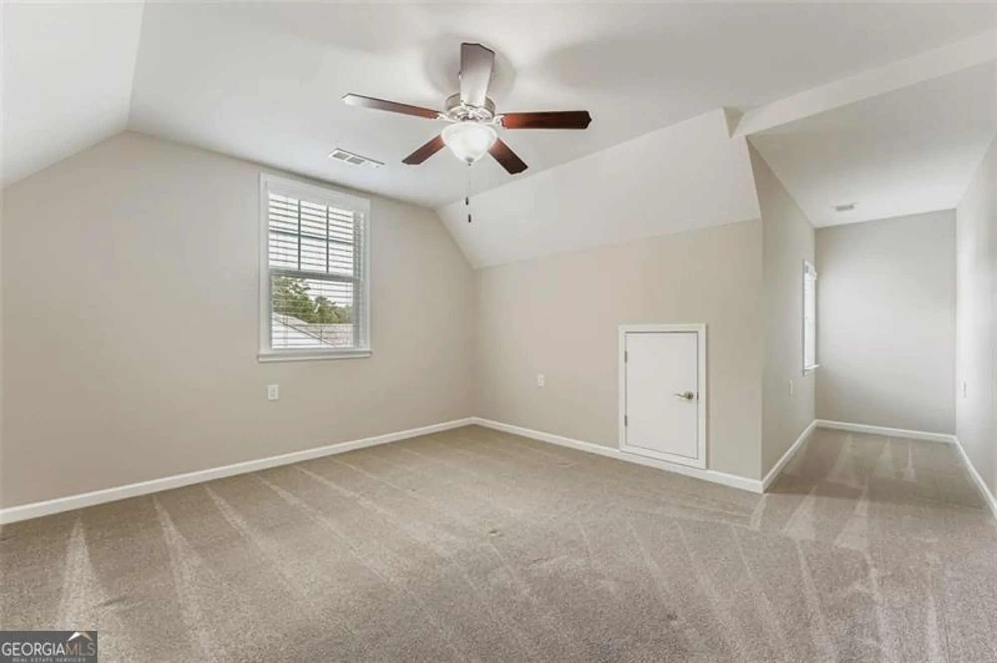 Property Slideshow image 24 of 29 | 313 derrymore dr, Woodstock, GA, 30188